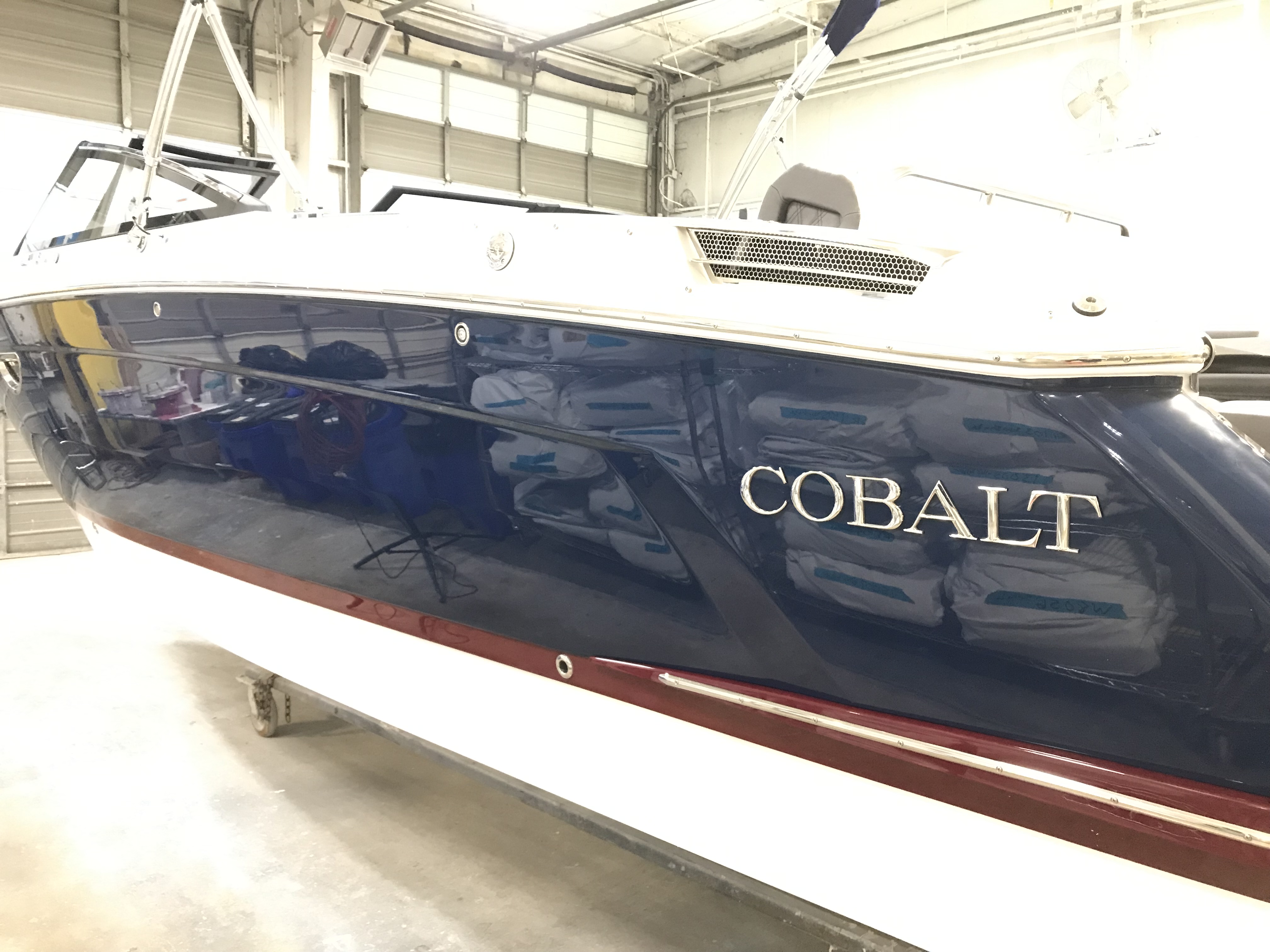 2024 27' Cobalt R8