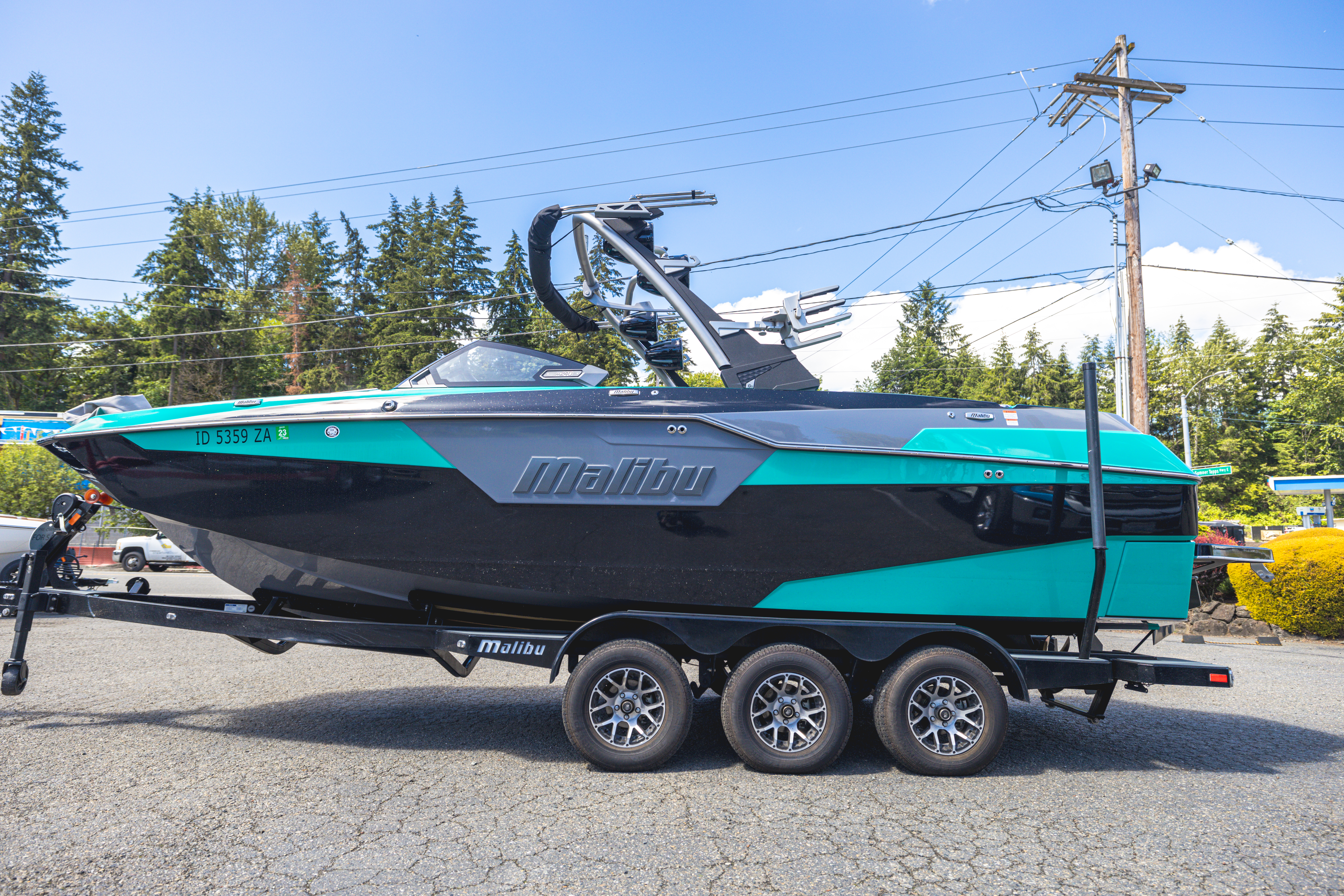Malibu M240 2021