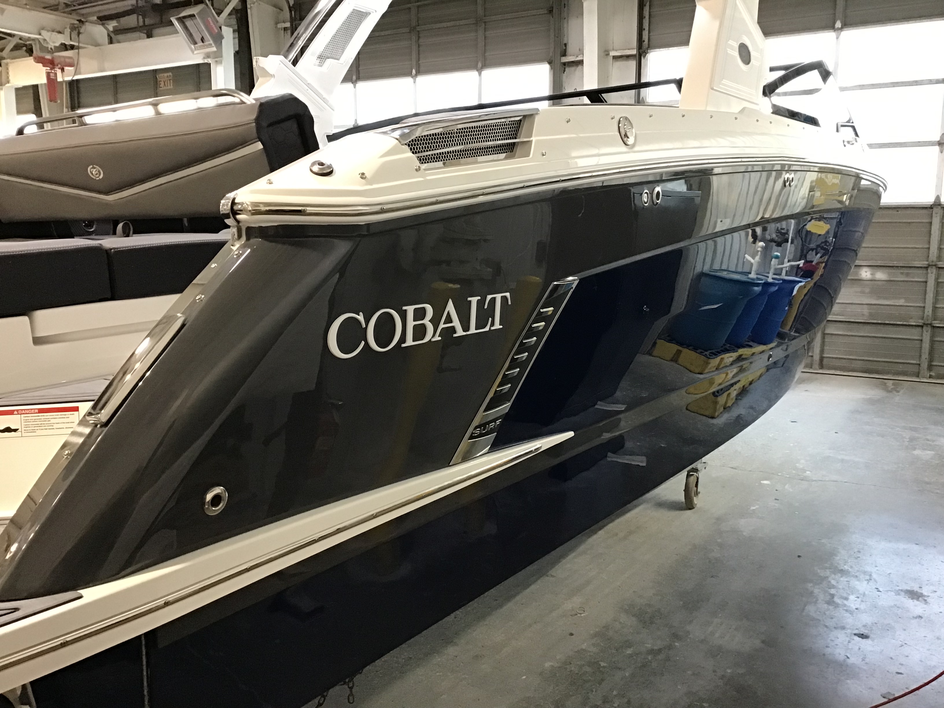 Cobalt R8 Surf 2025