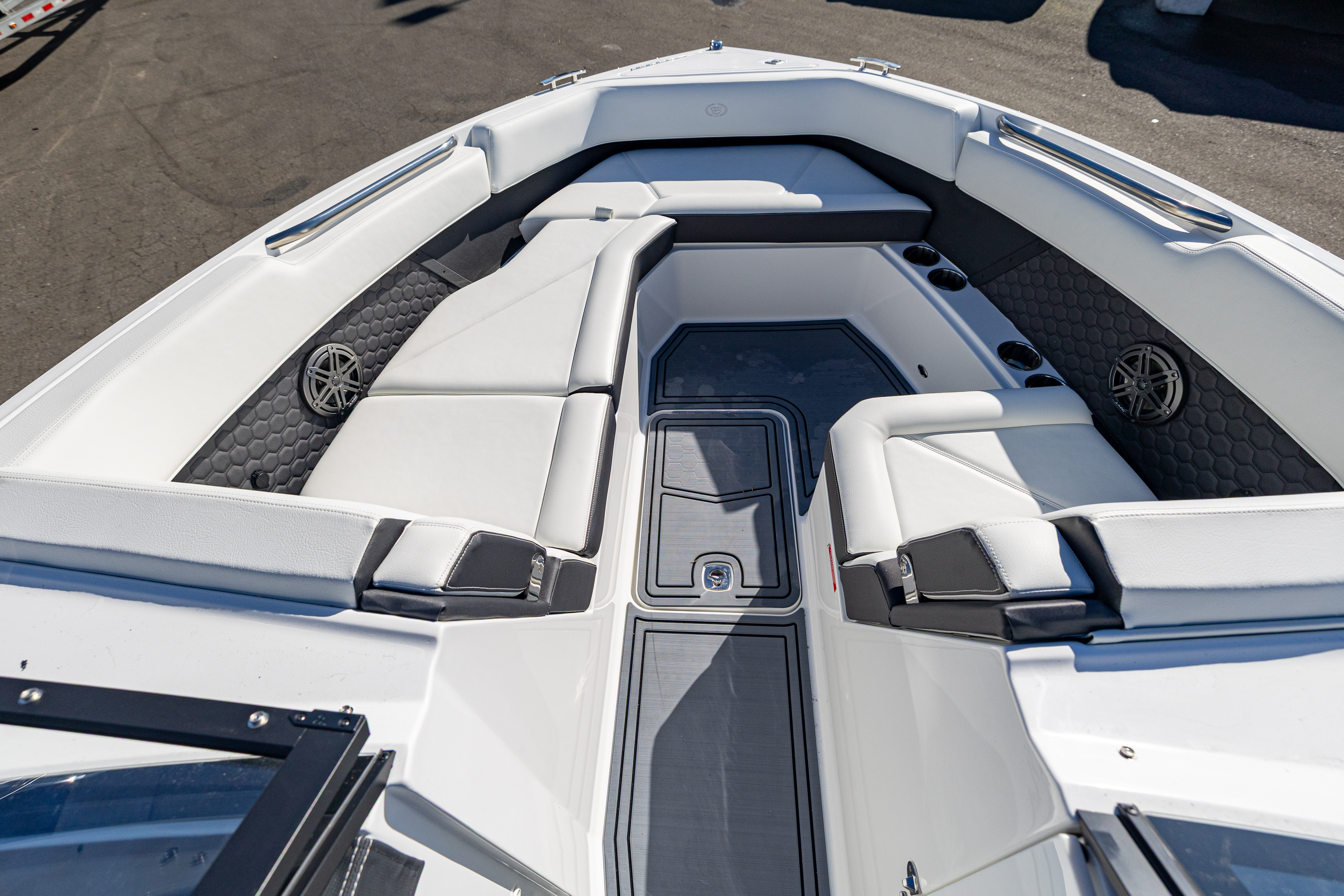 Cobalt R8 Surf 2025-14