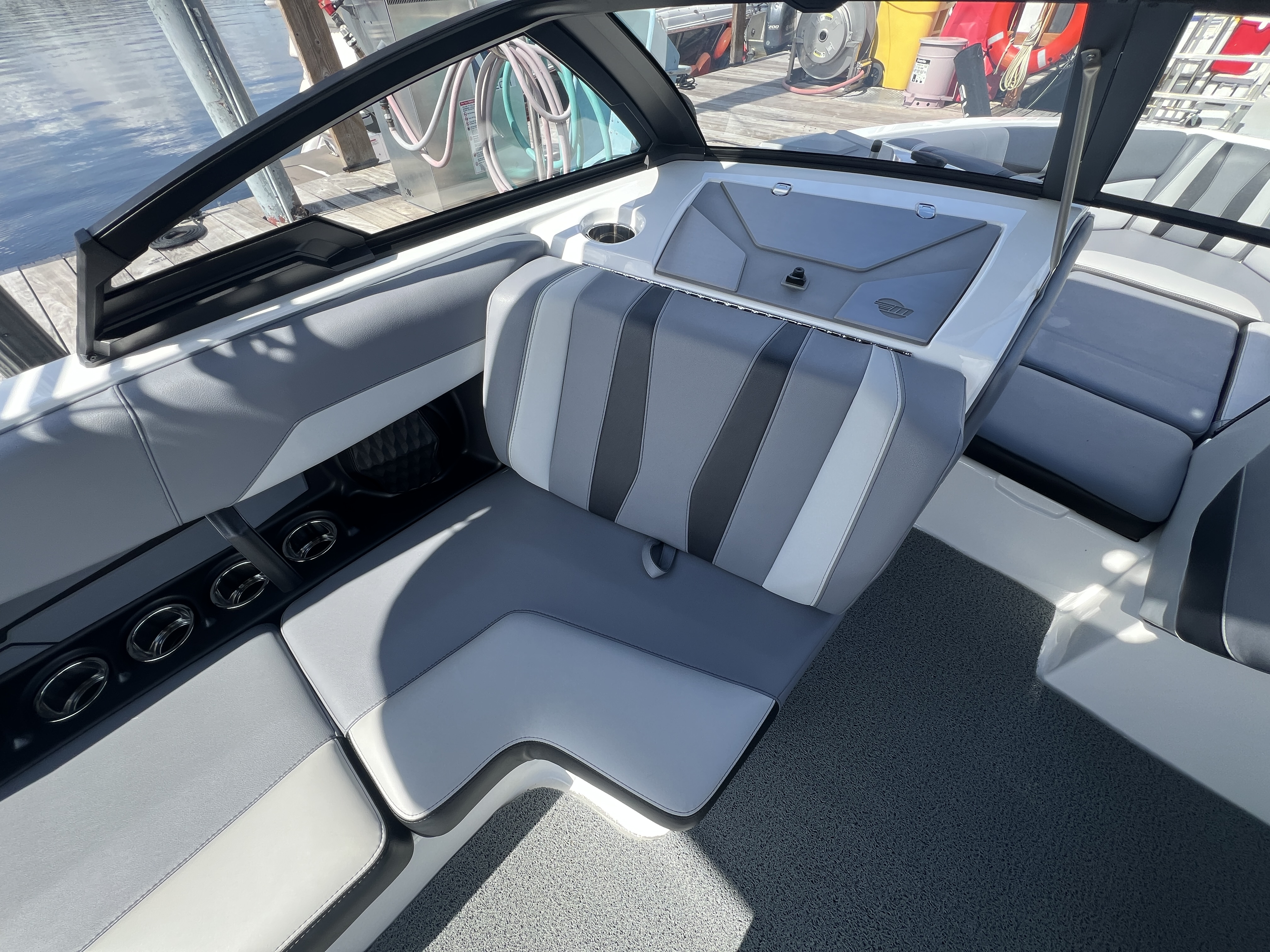 Malibu 22 LSV 2023-2