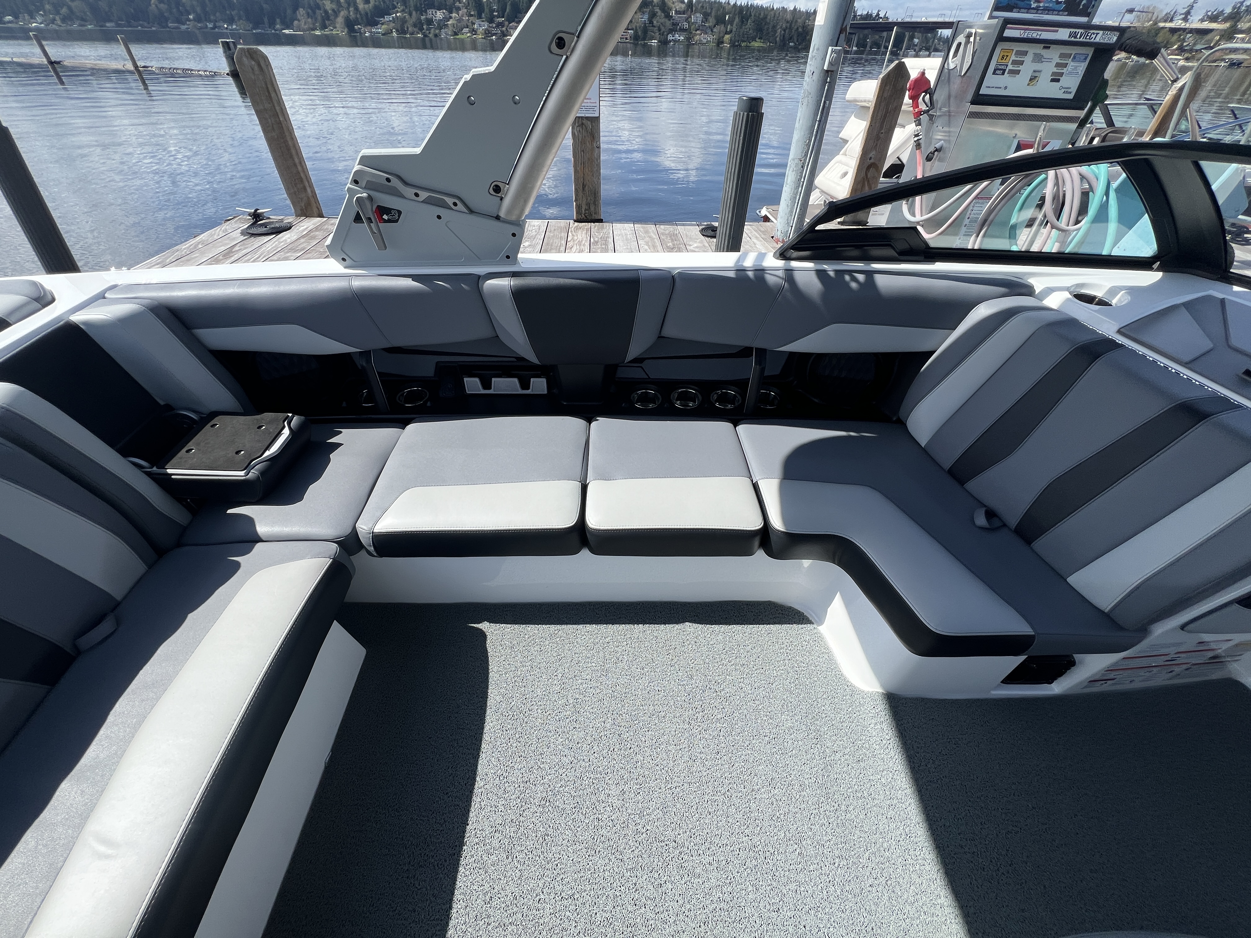 Malibu 22 LSV 2023-11