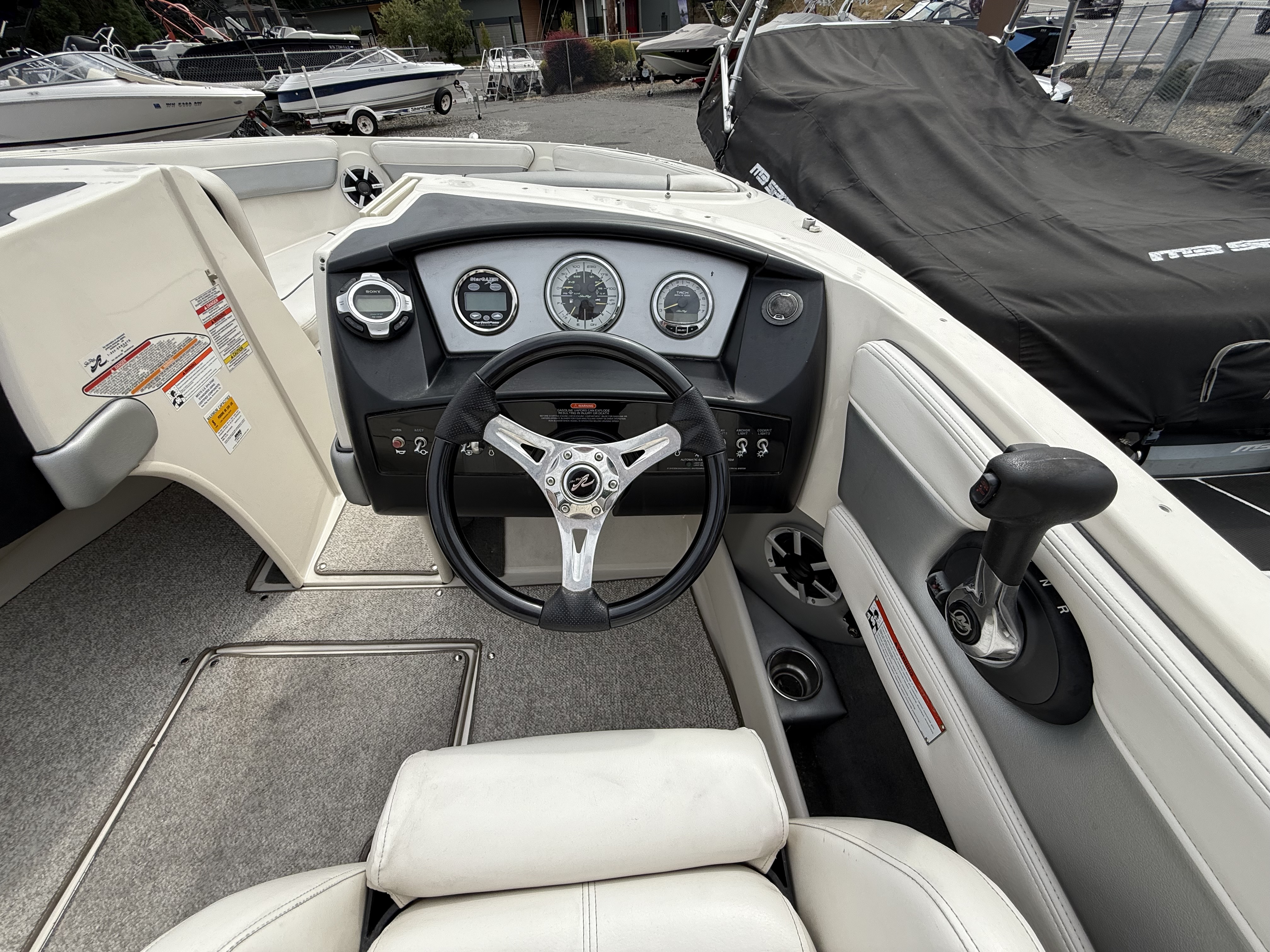 Sea Ray 210 Select 2010-2