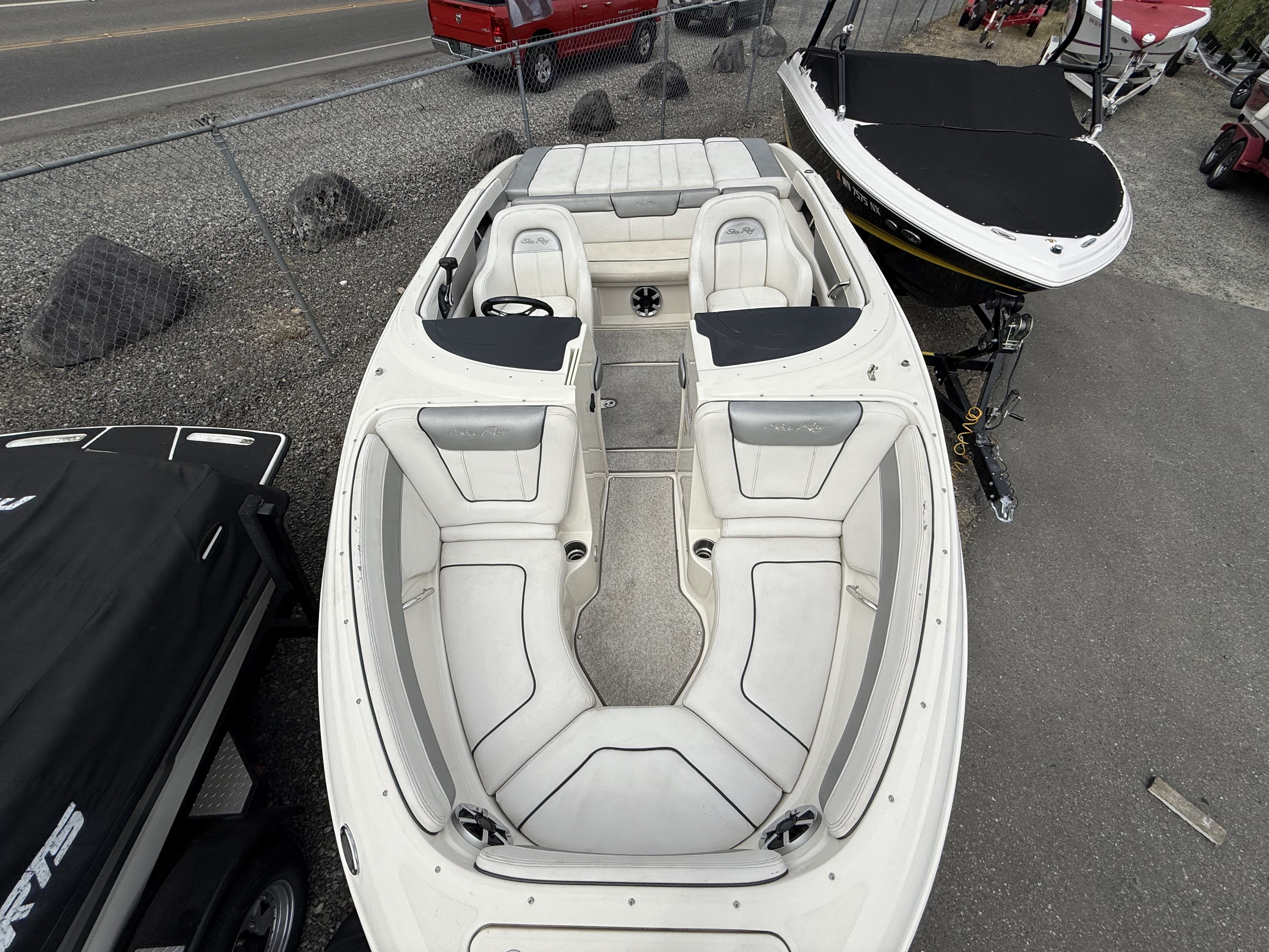Sea Ray 210 Select 2010-13