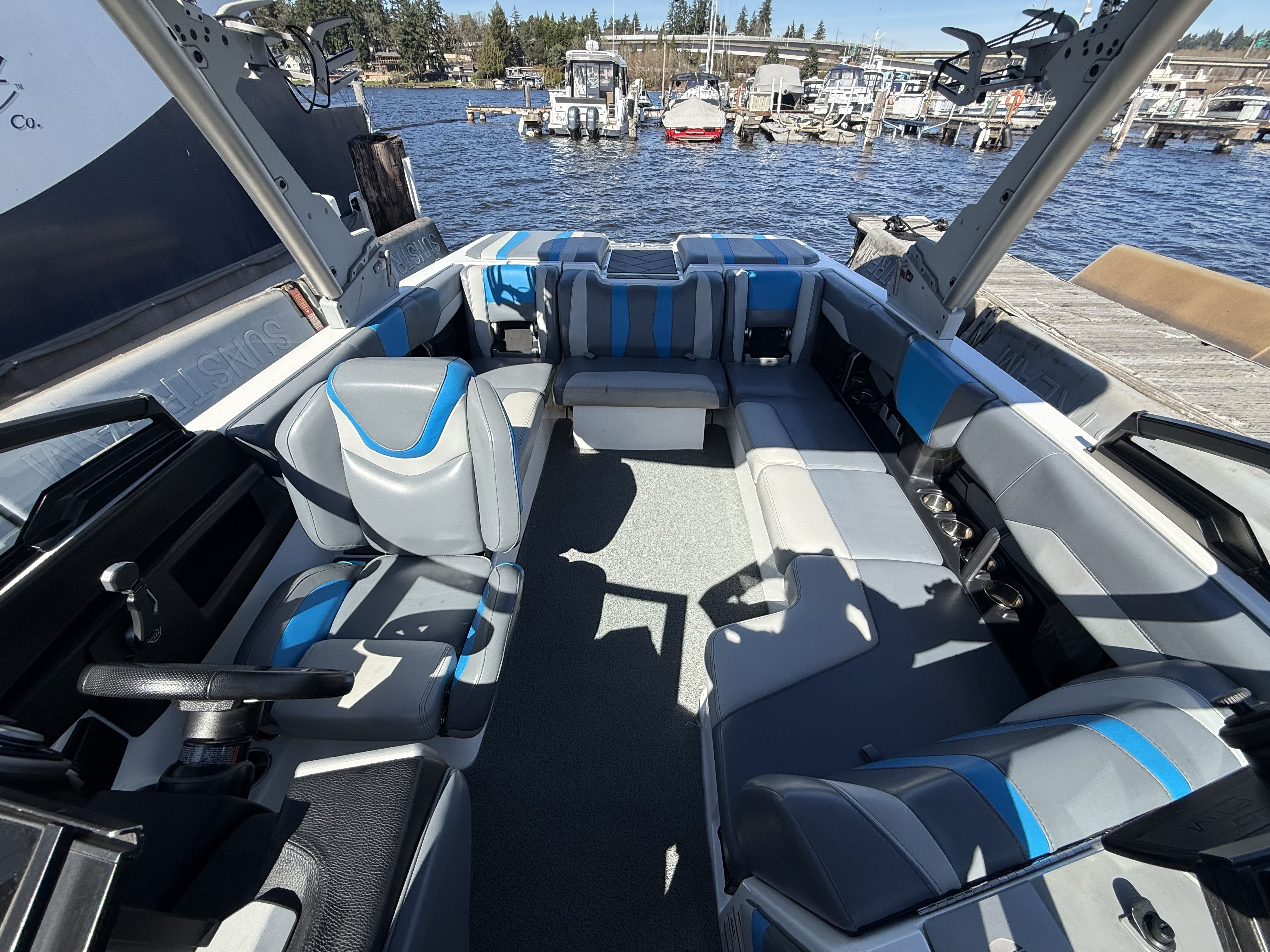 Malibu 22 LSV 2023-9