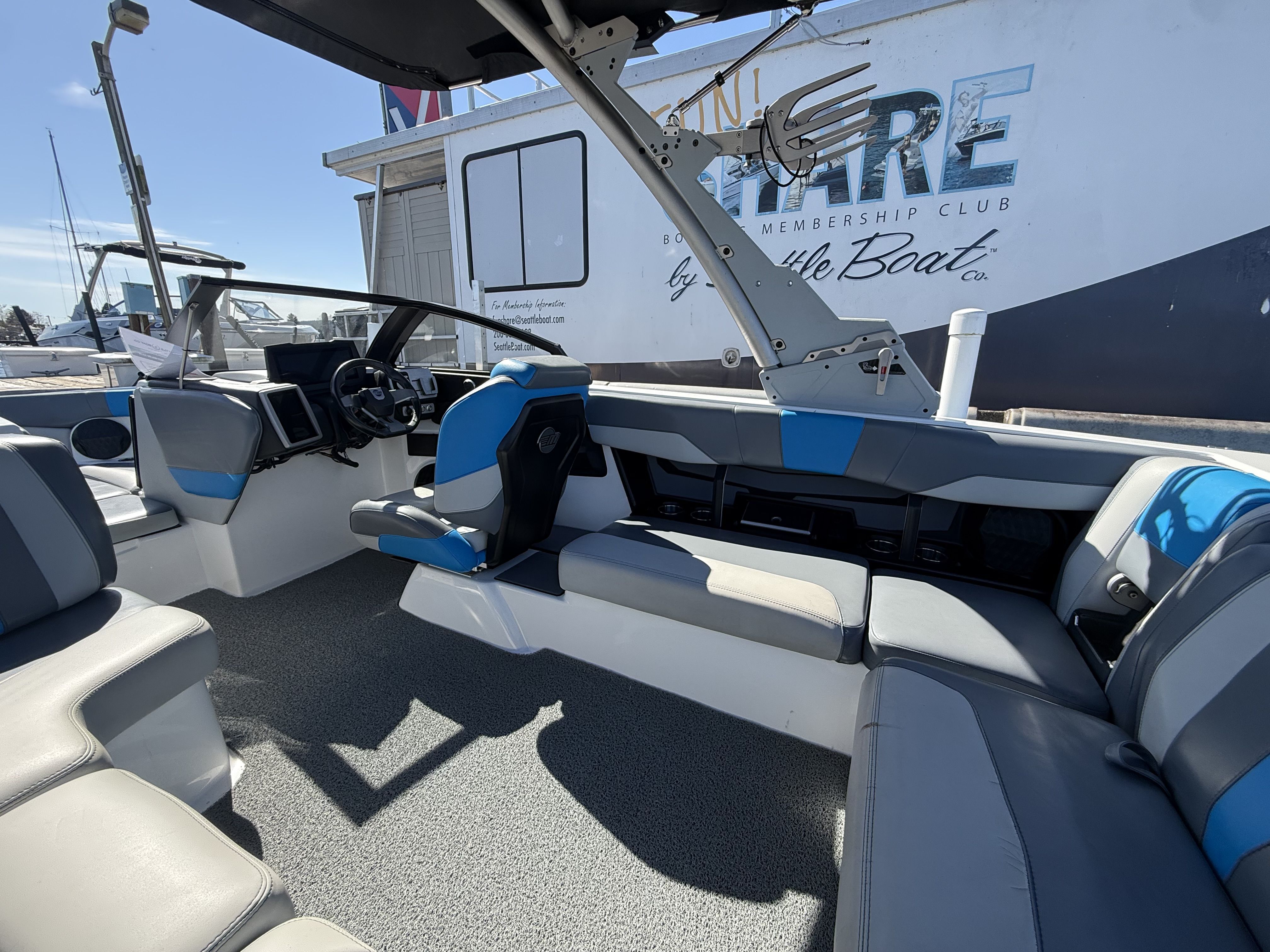 Malibu 22 LSV 2023-5