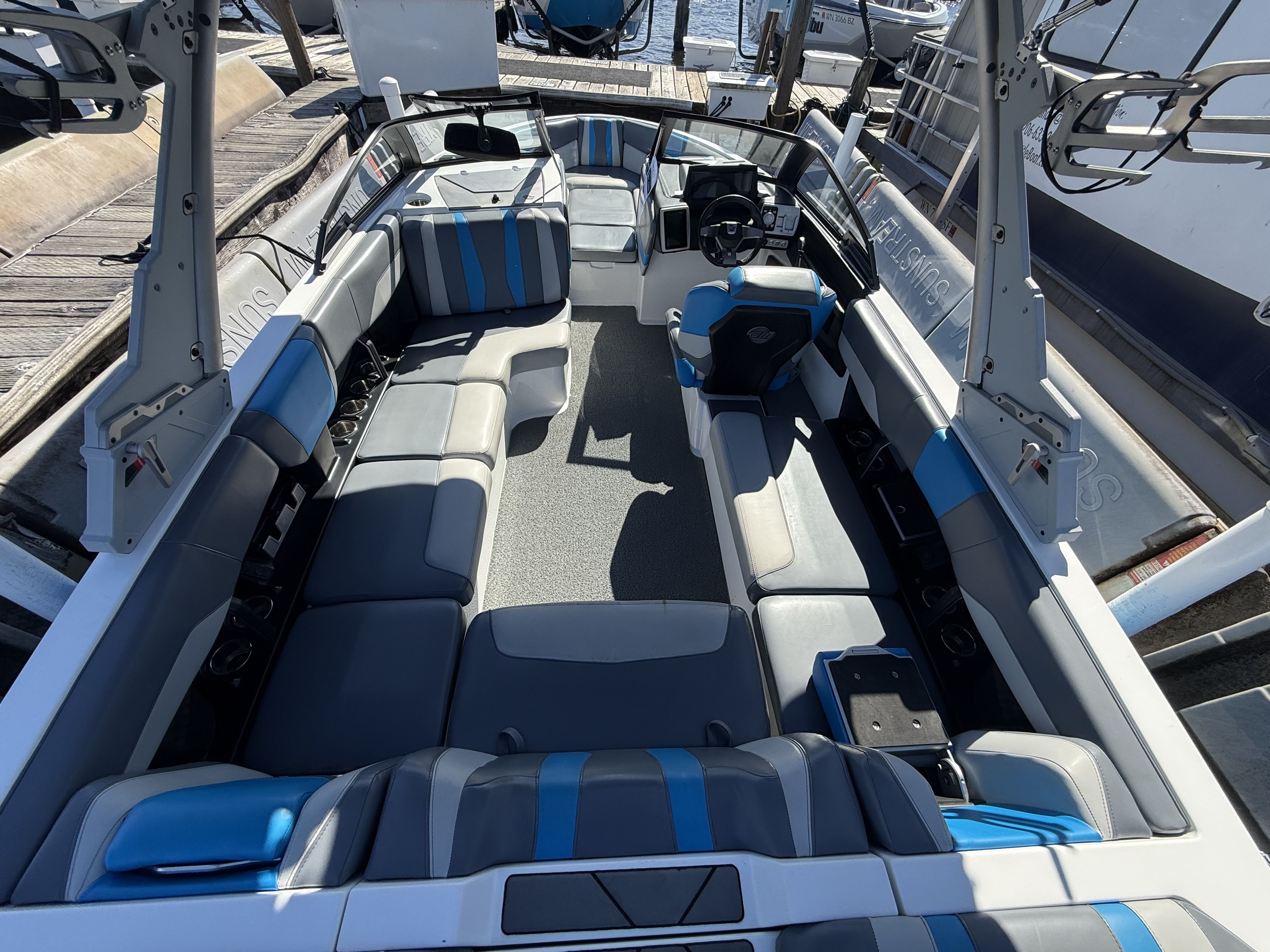 Malibu 22 LSV 2023-3