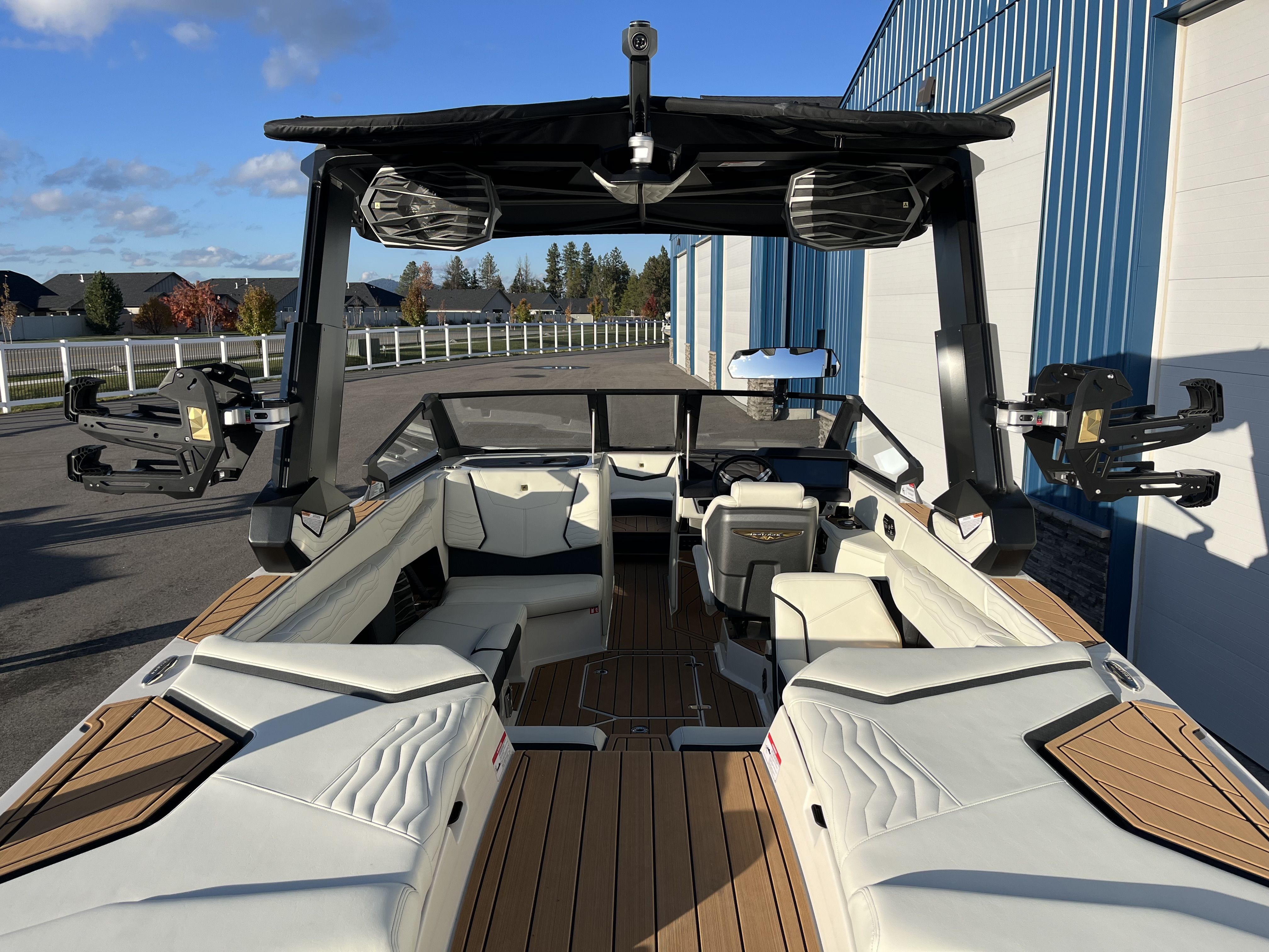 2026 Nautique G23-9