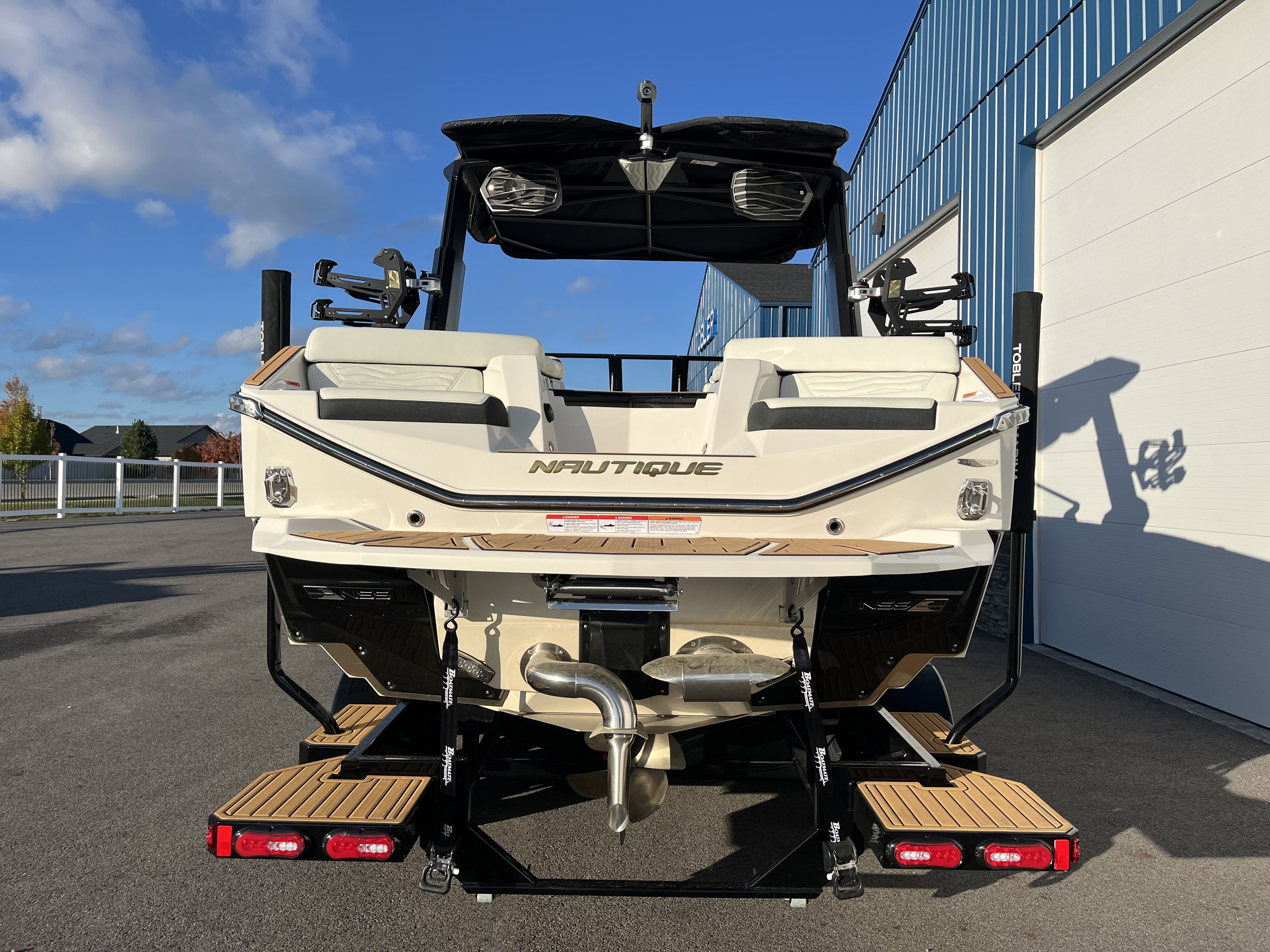 2026 Nautique G23-7