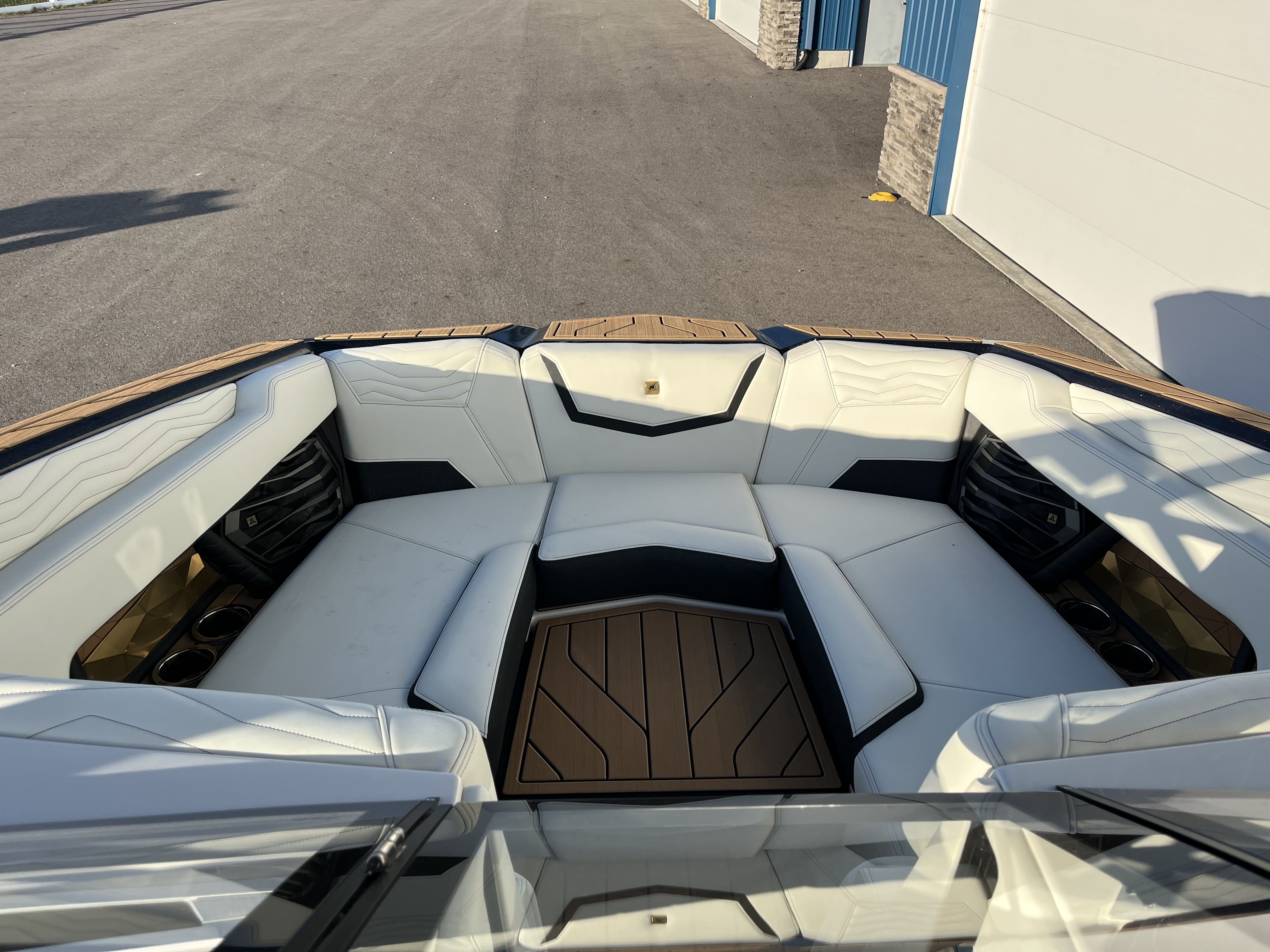 2026 Nautique G23-14