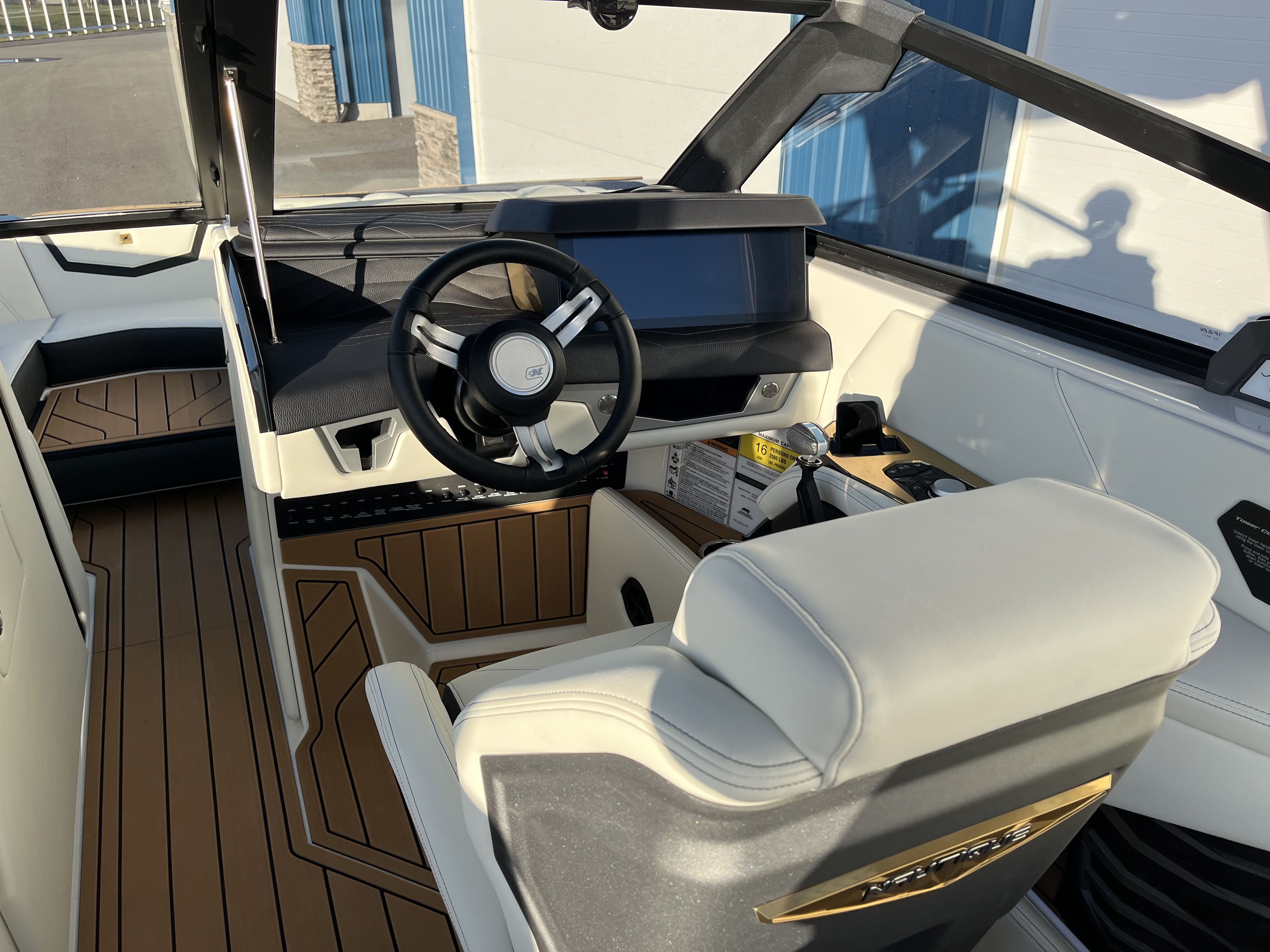 2026 Nautique G23-13