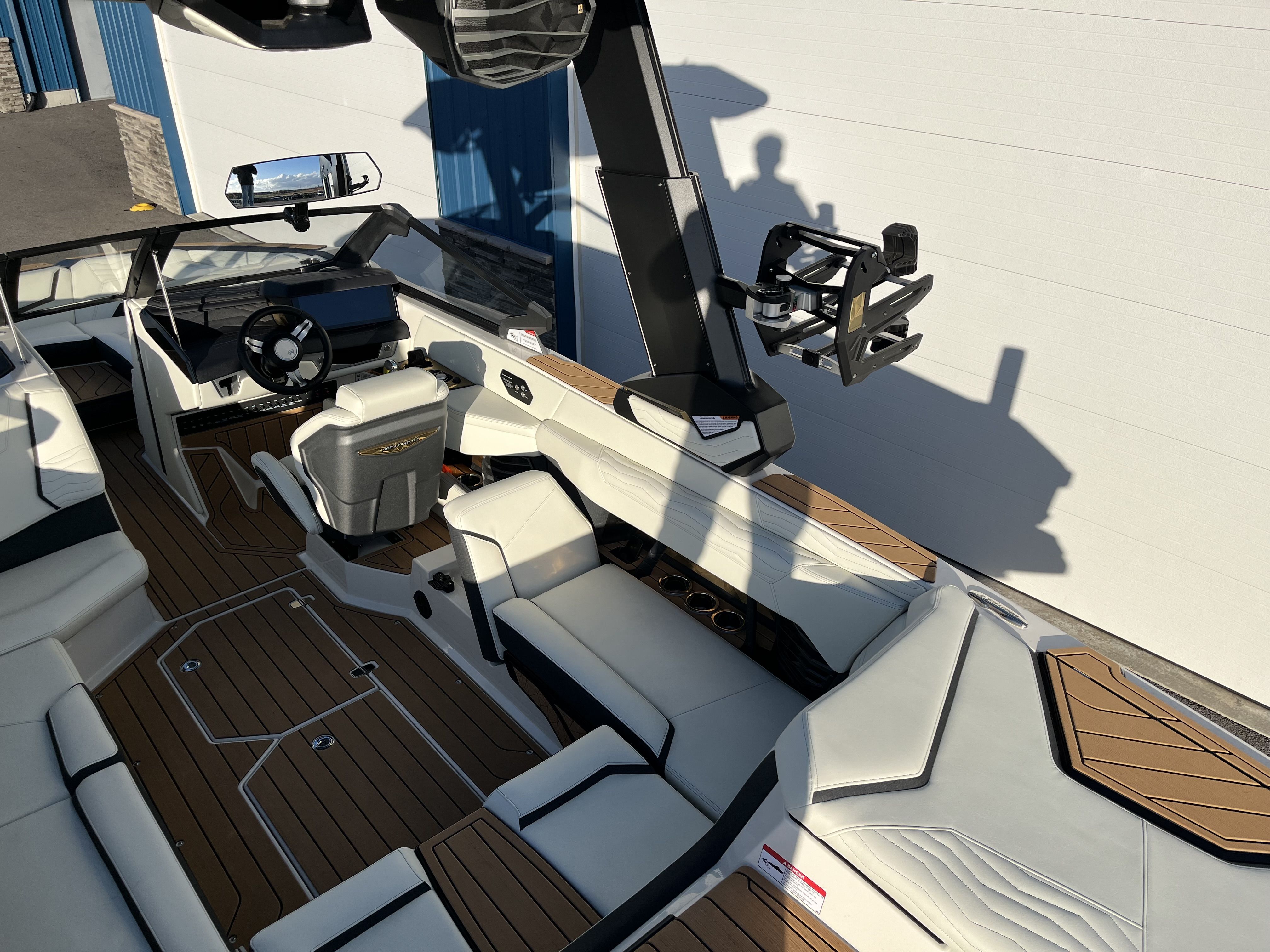 2026 Nautique G23-11