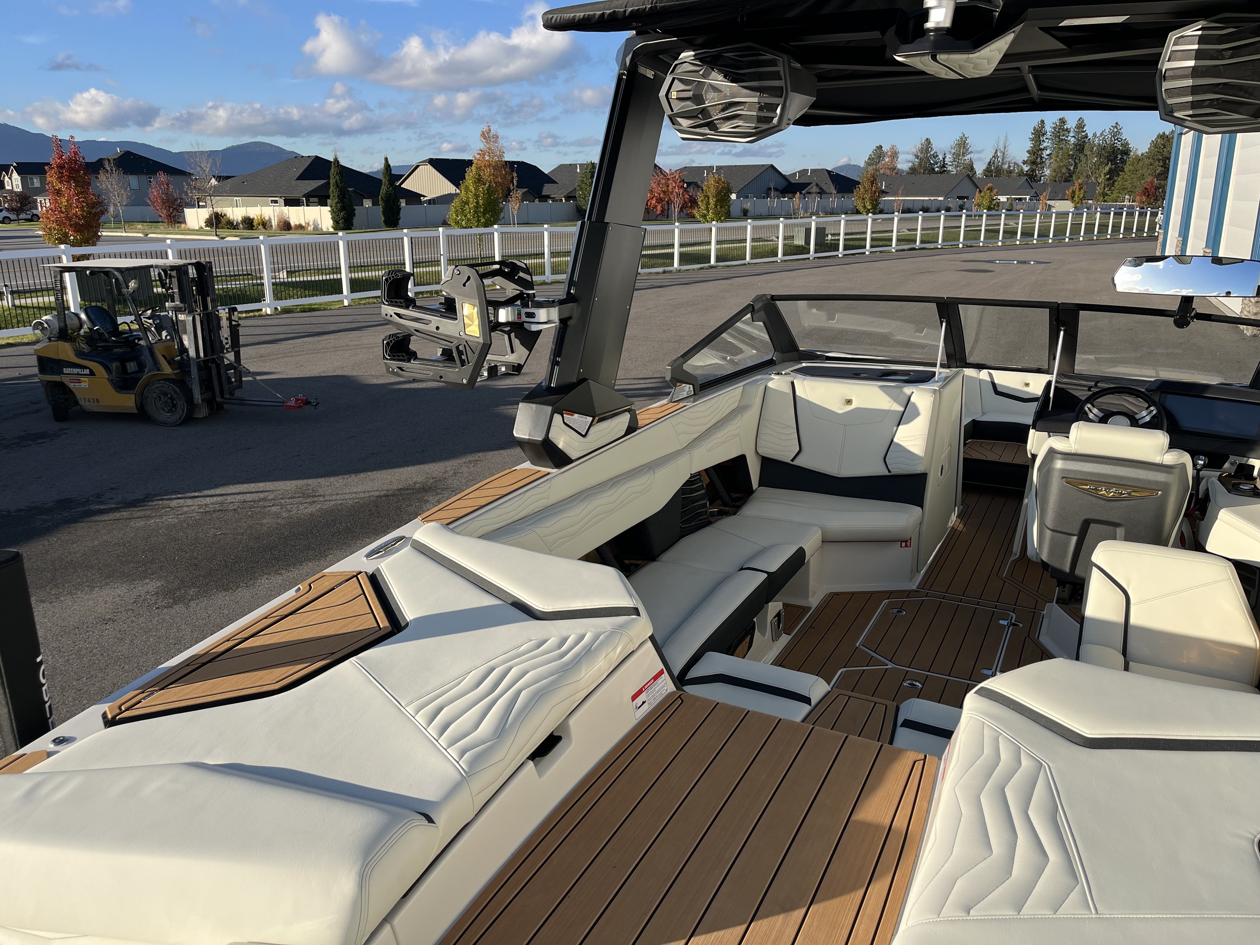 2026 Nautique G23-8