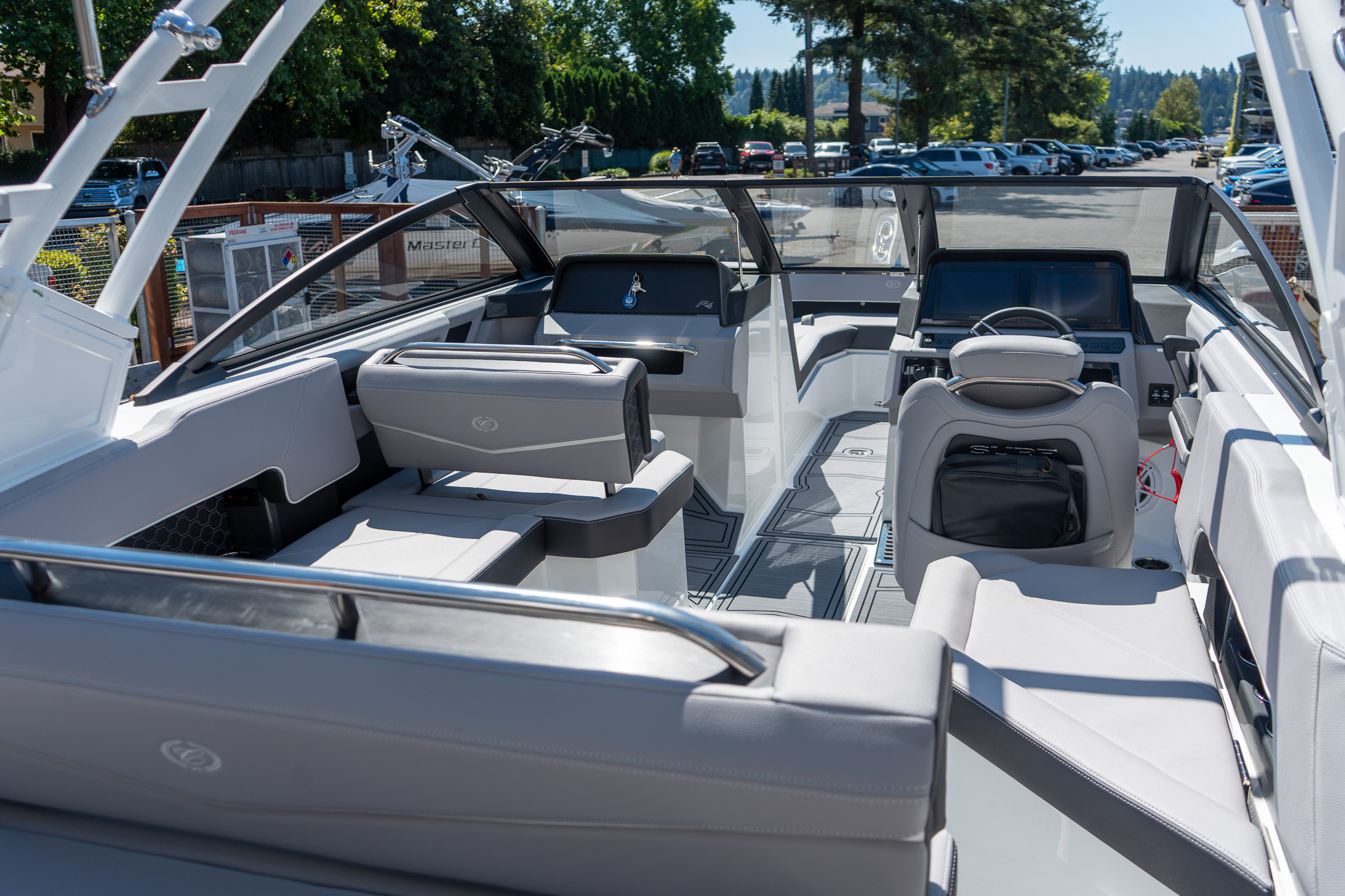 2026 Cobalt R4 Surf-14