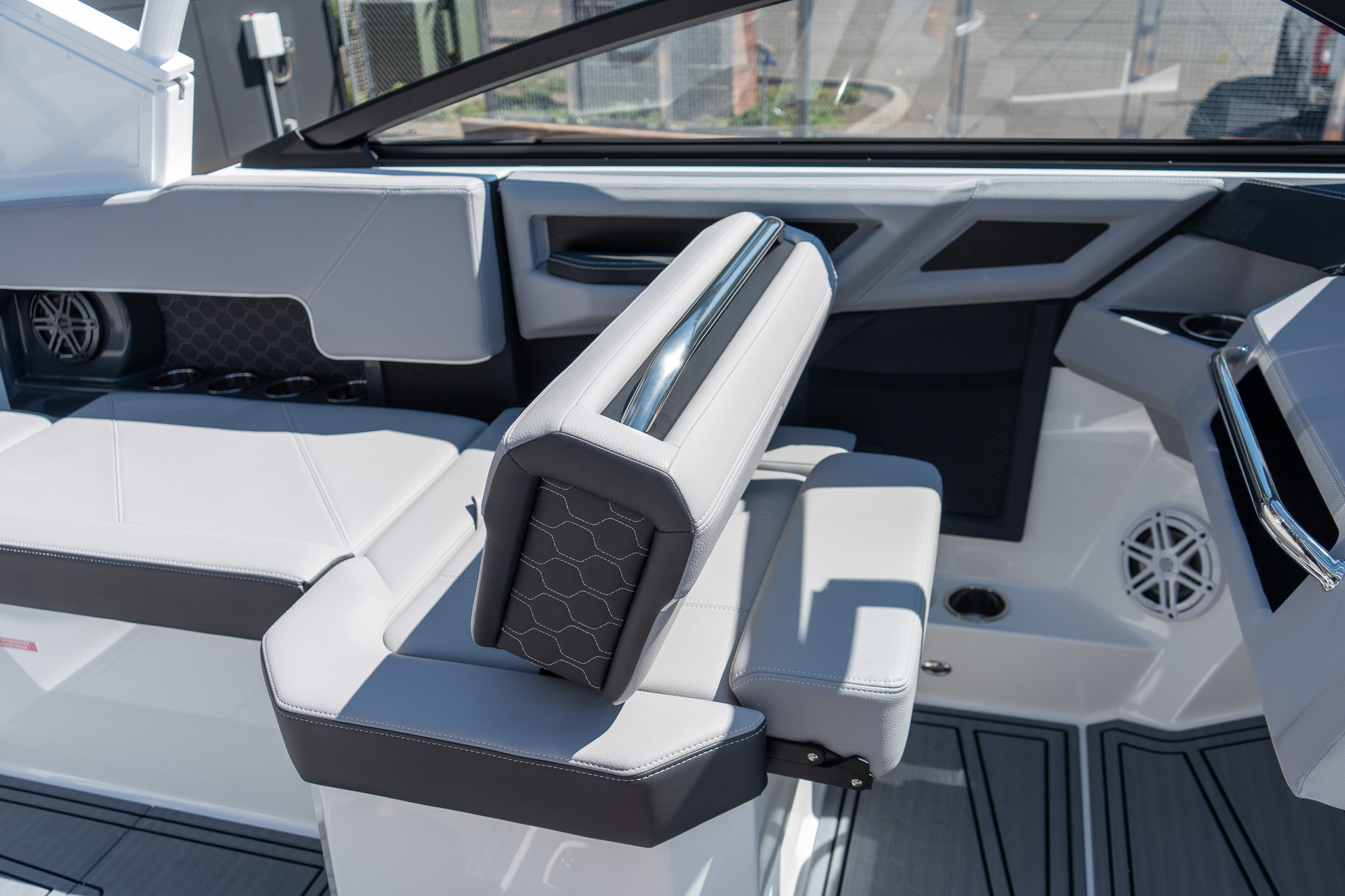 2026 Cobalt R4 Surf-11