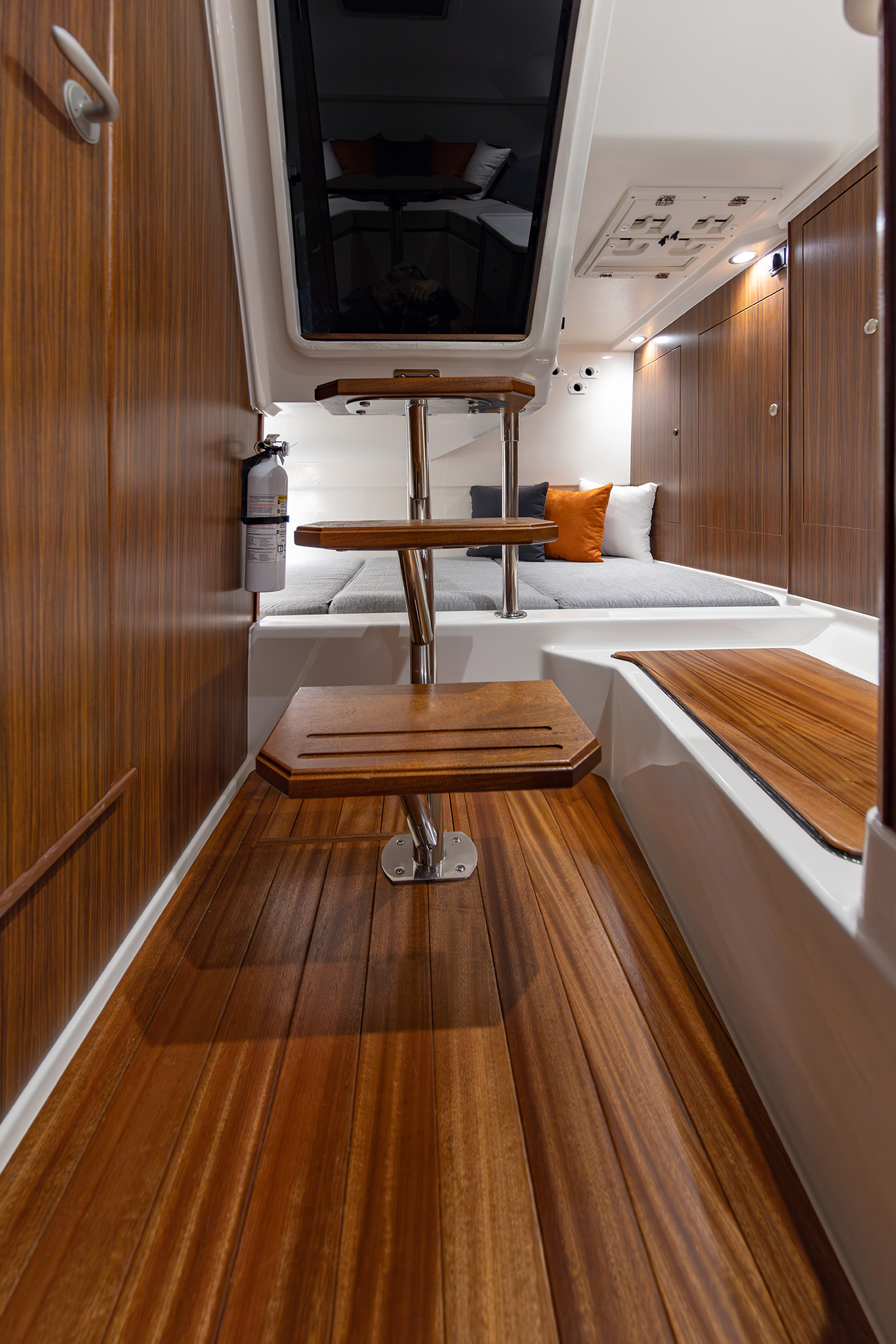 2027 Pursuit OS325-28