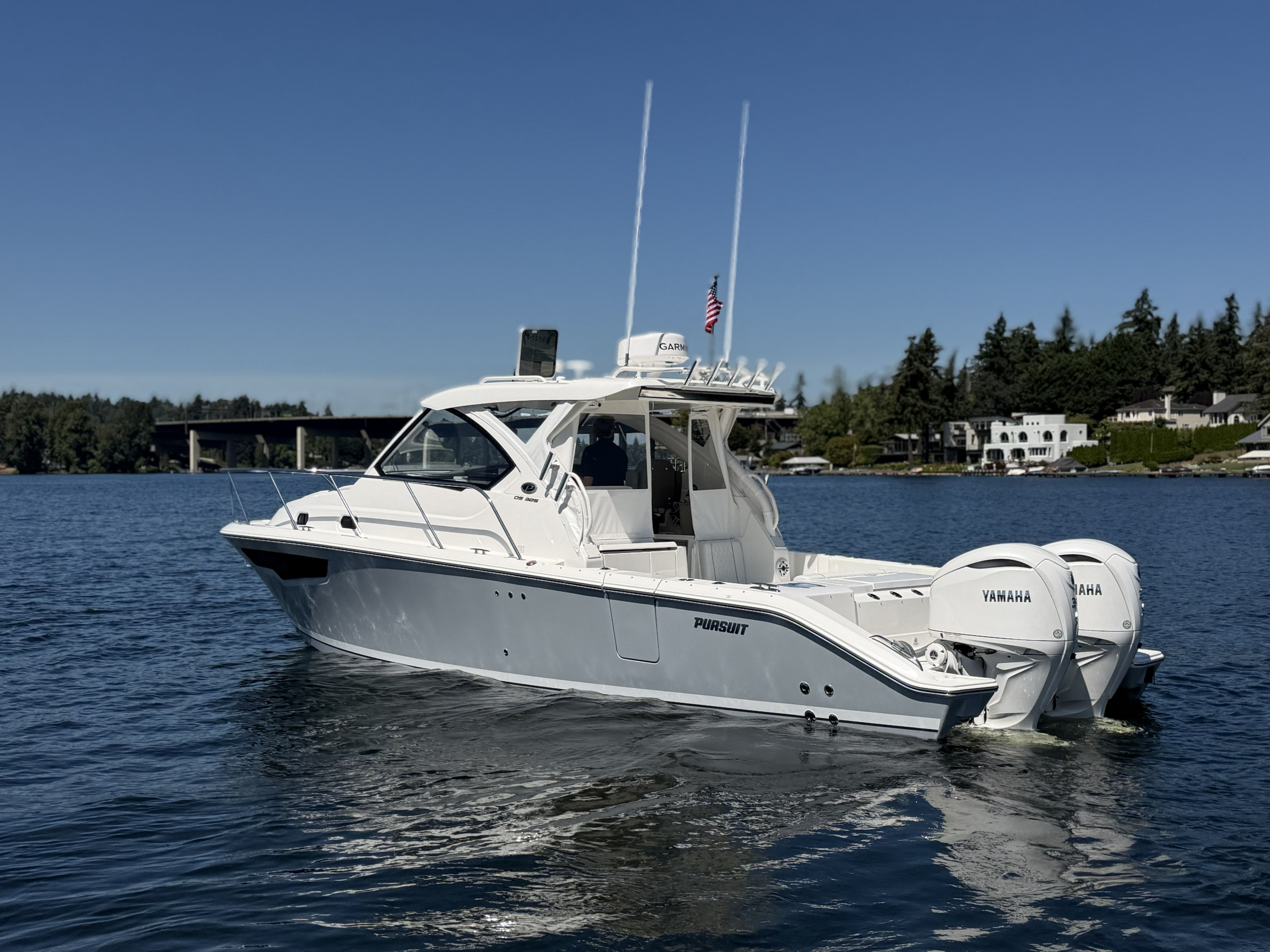 2027 Pursuit OS325-17