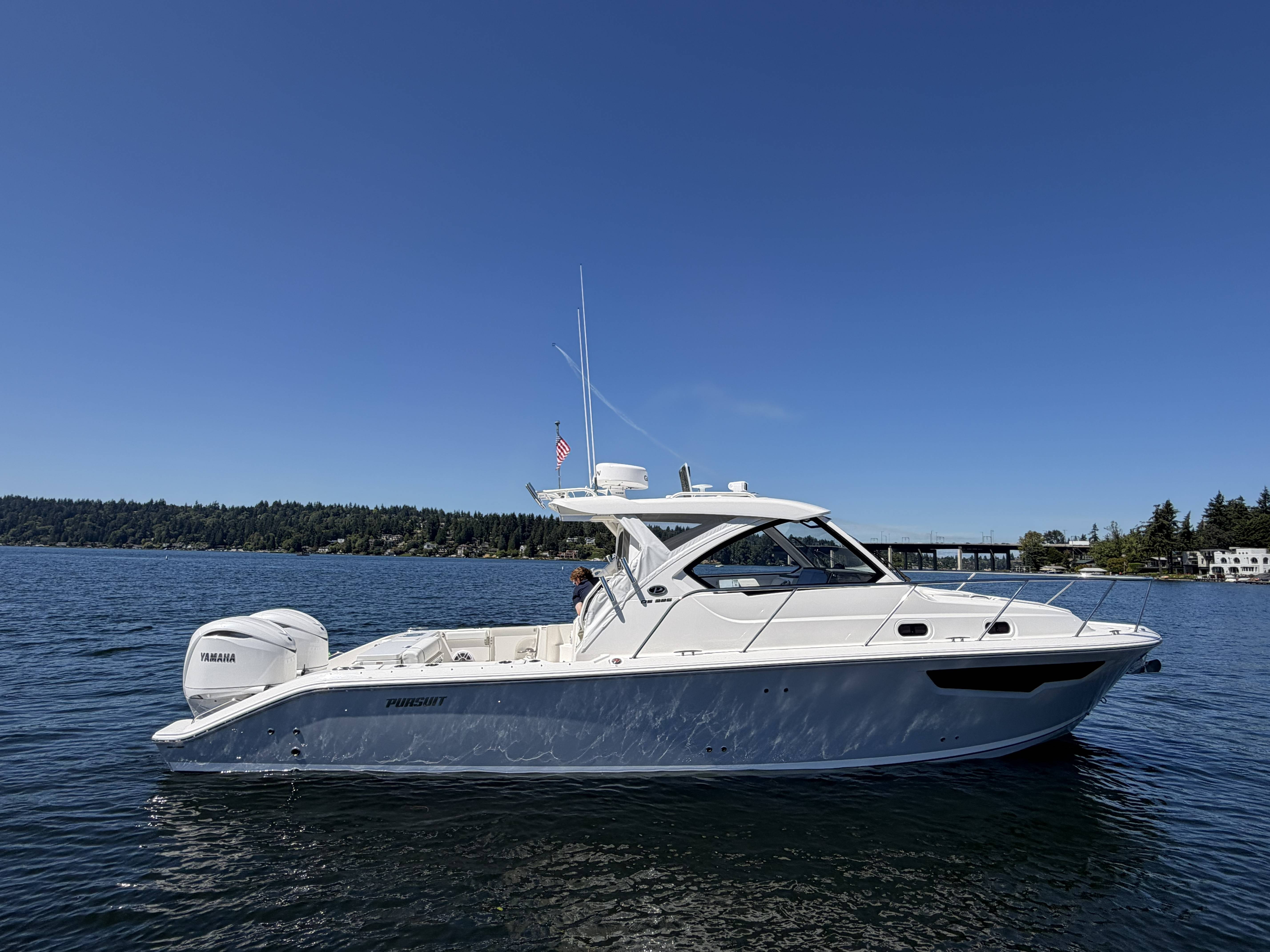 2027 Pursuit OS325-11