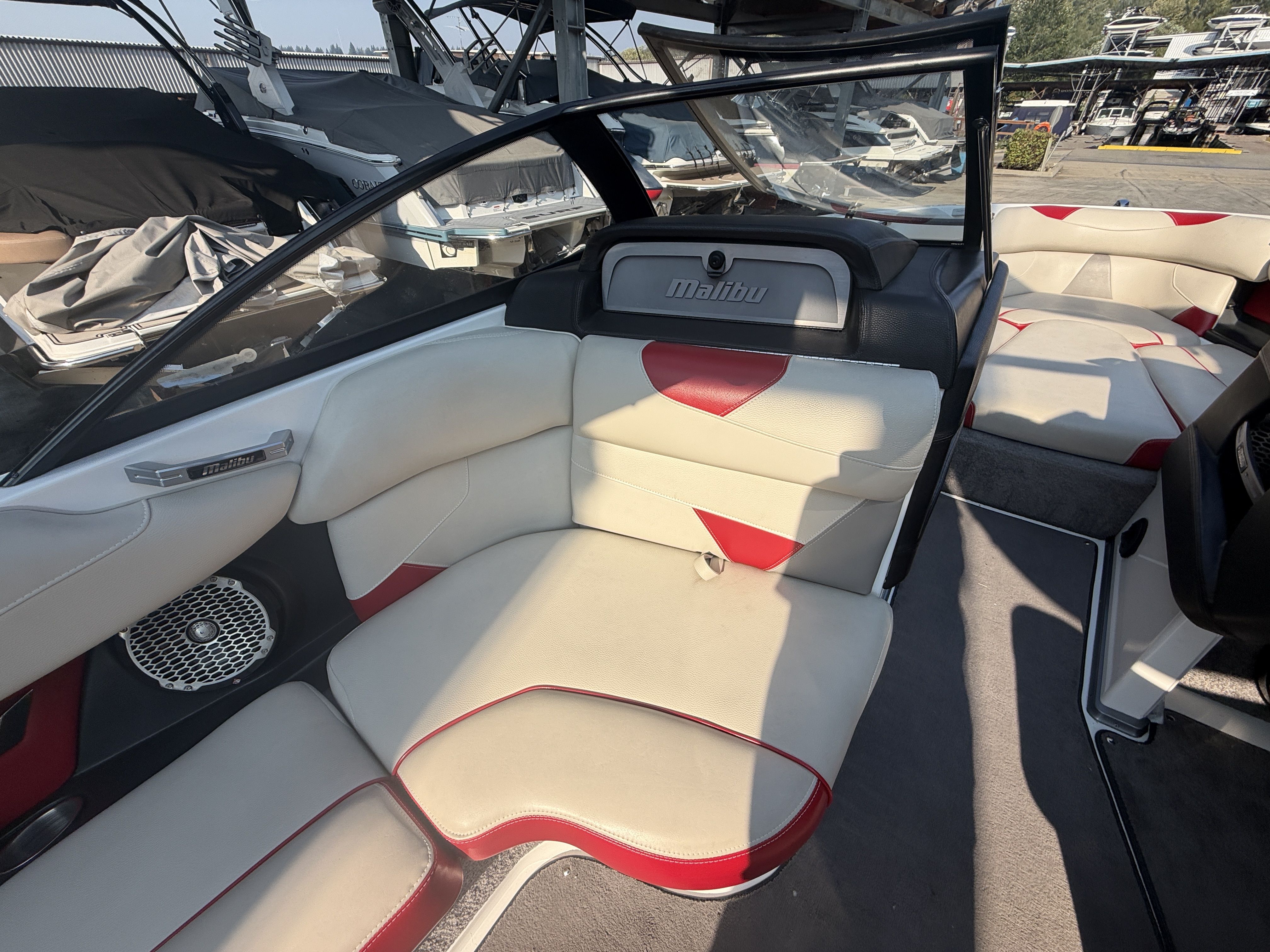 2015 Malibu 22 VLX-14