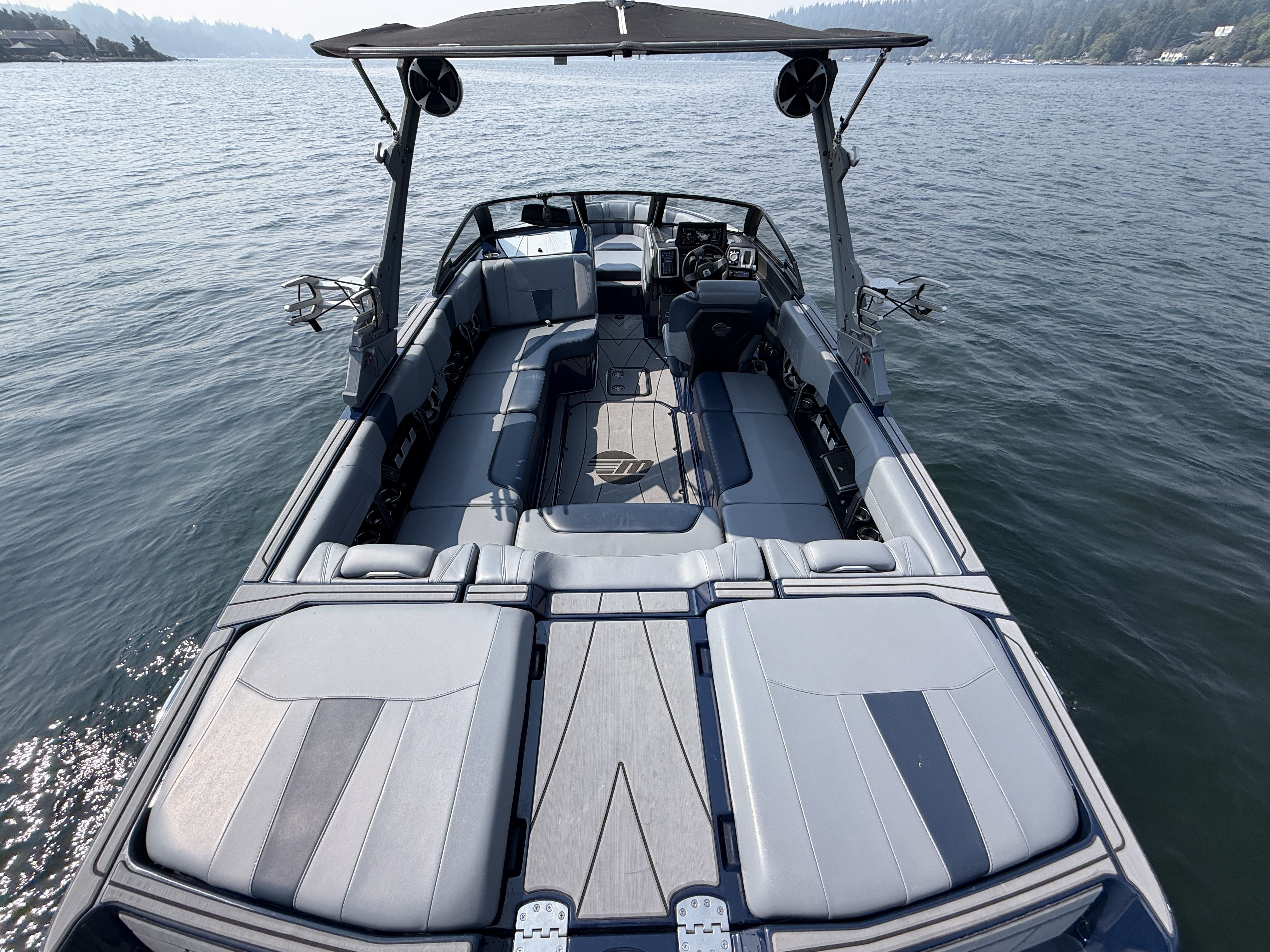 2021 Malibu 23 LSV-10