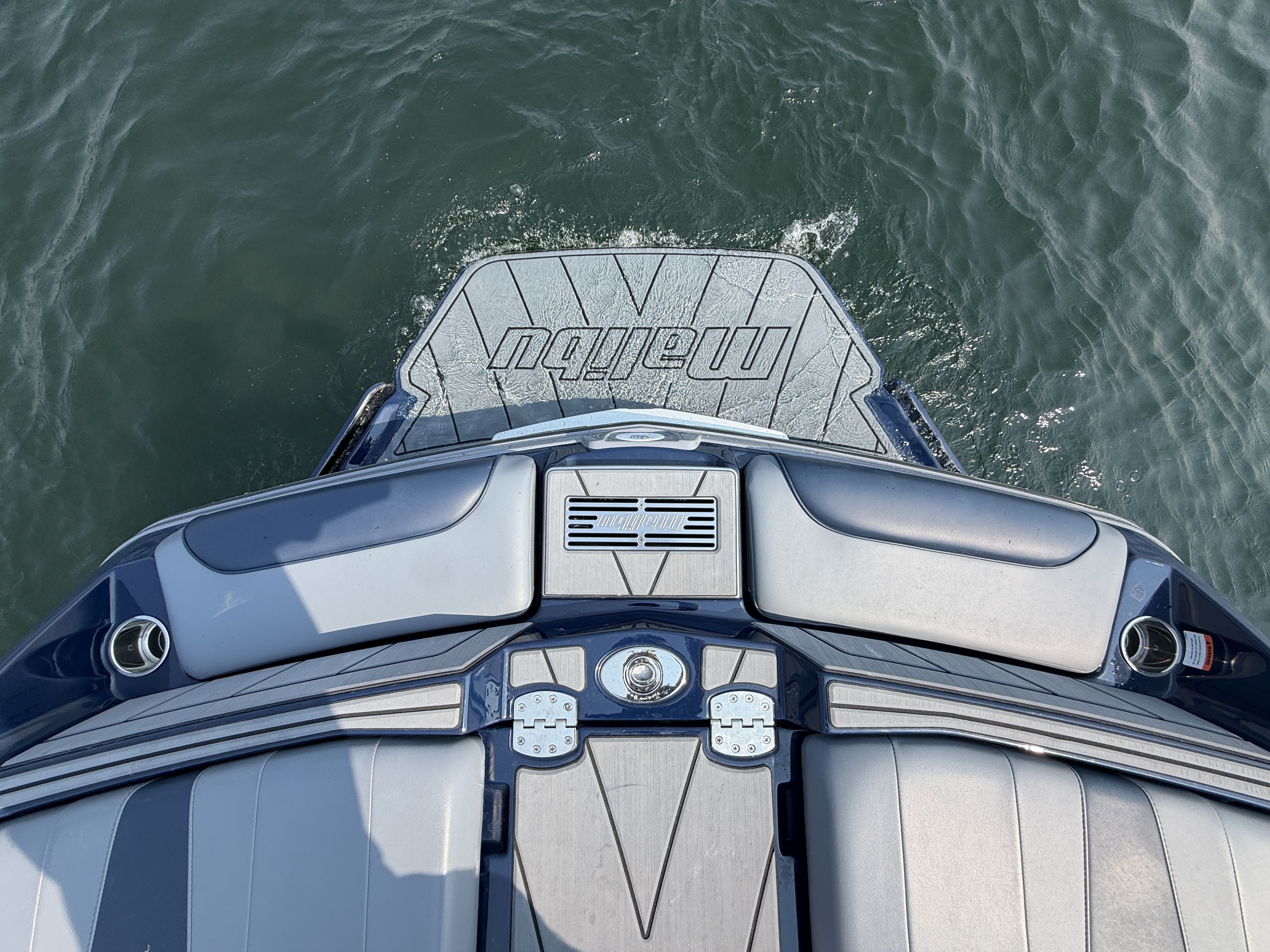 2021 Malibu 23 LSV-9