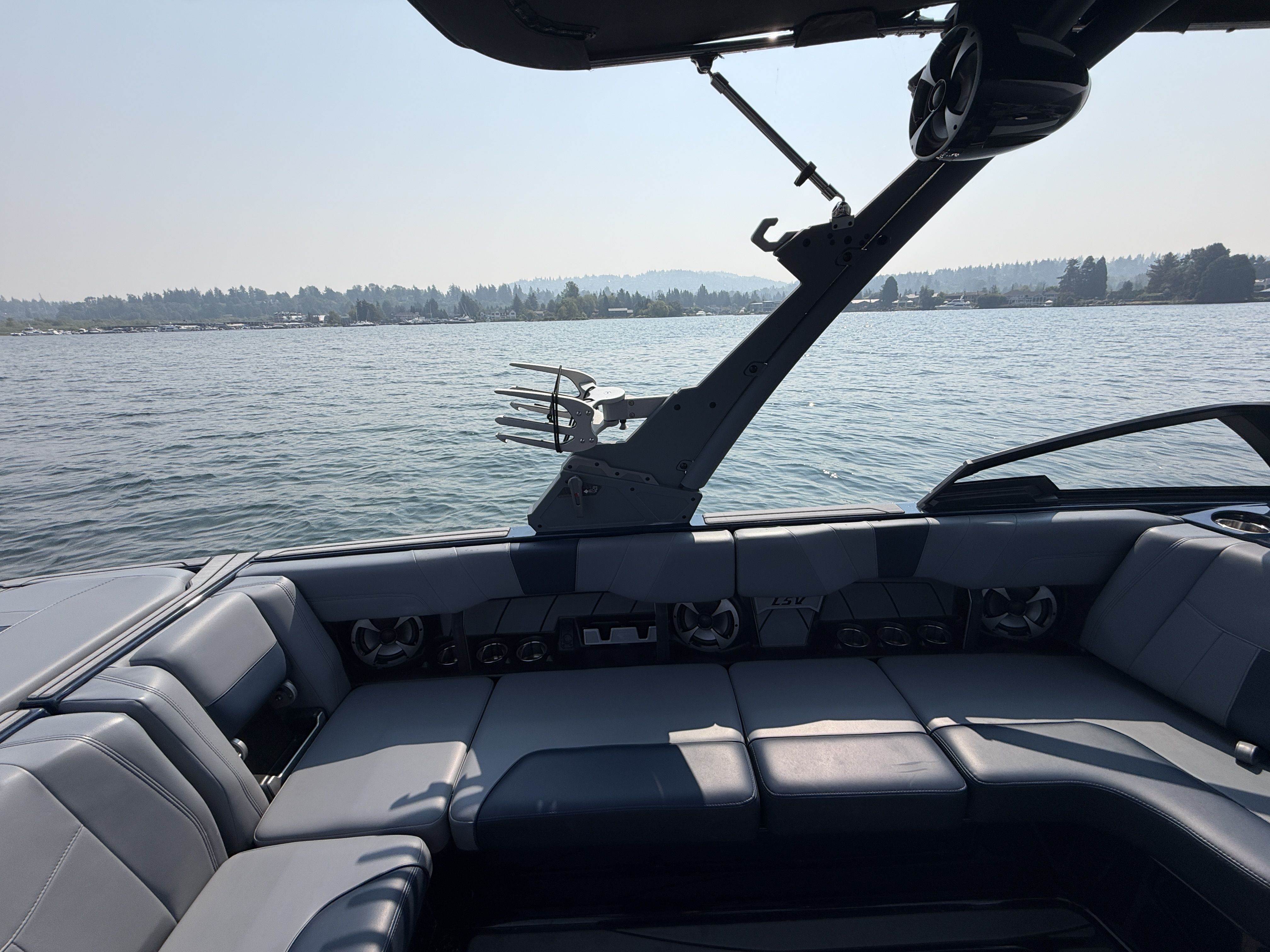 2021 Malibu 23 LSV-14