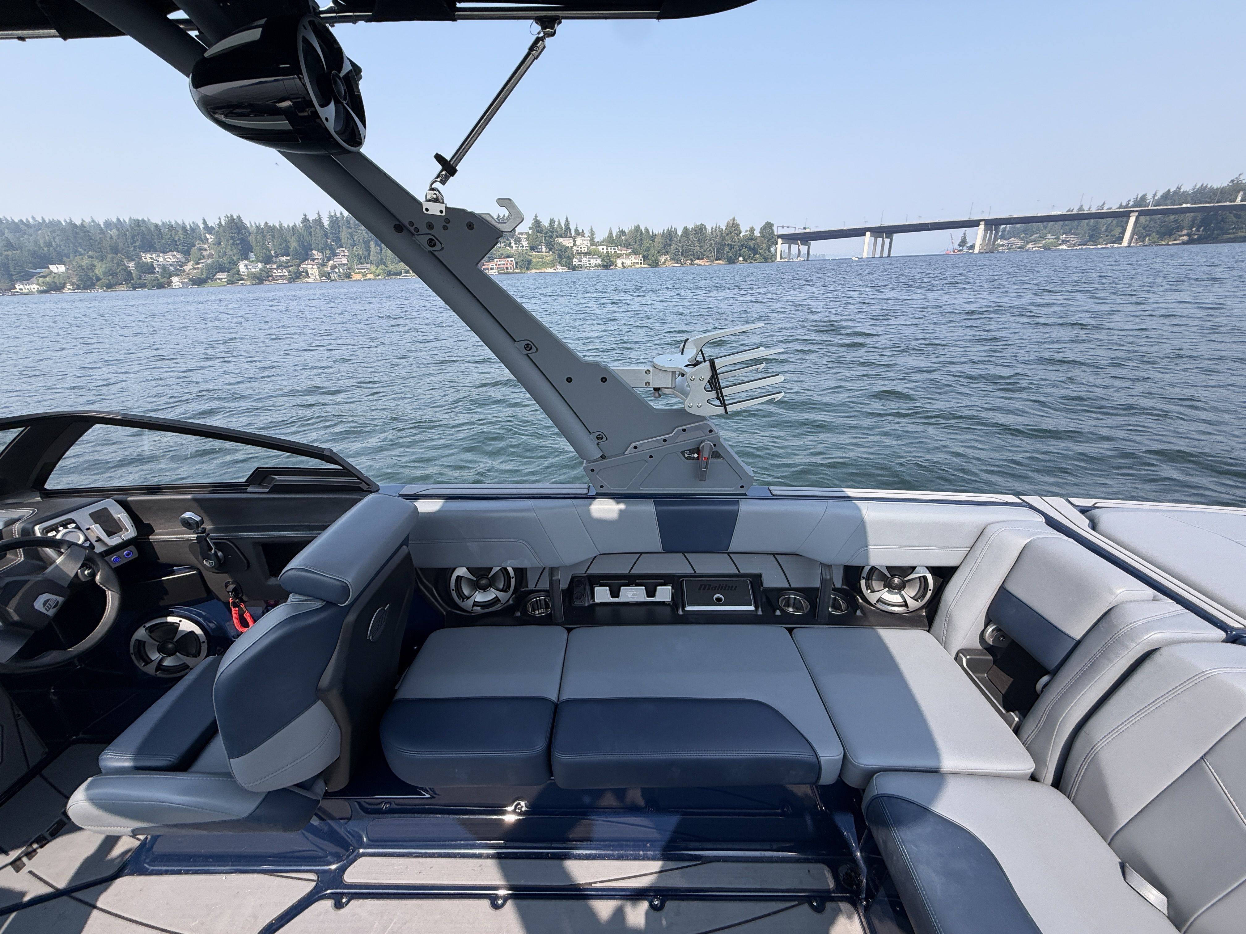 2021 Malibu 23 LSV-12