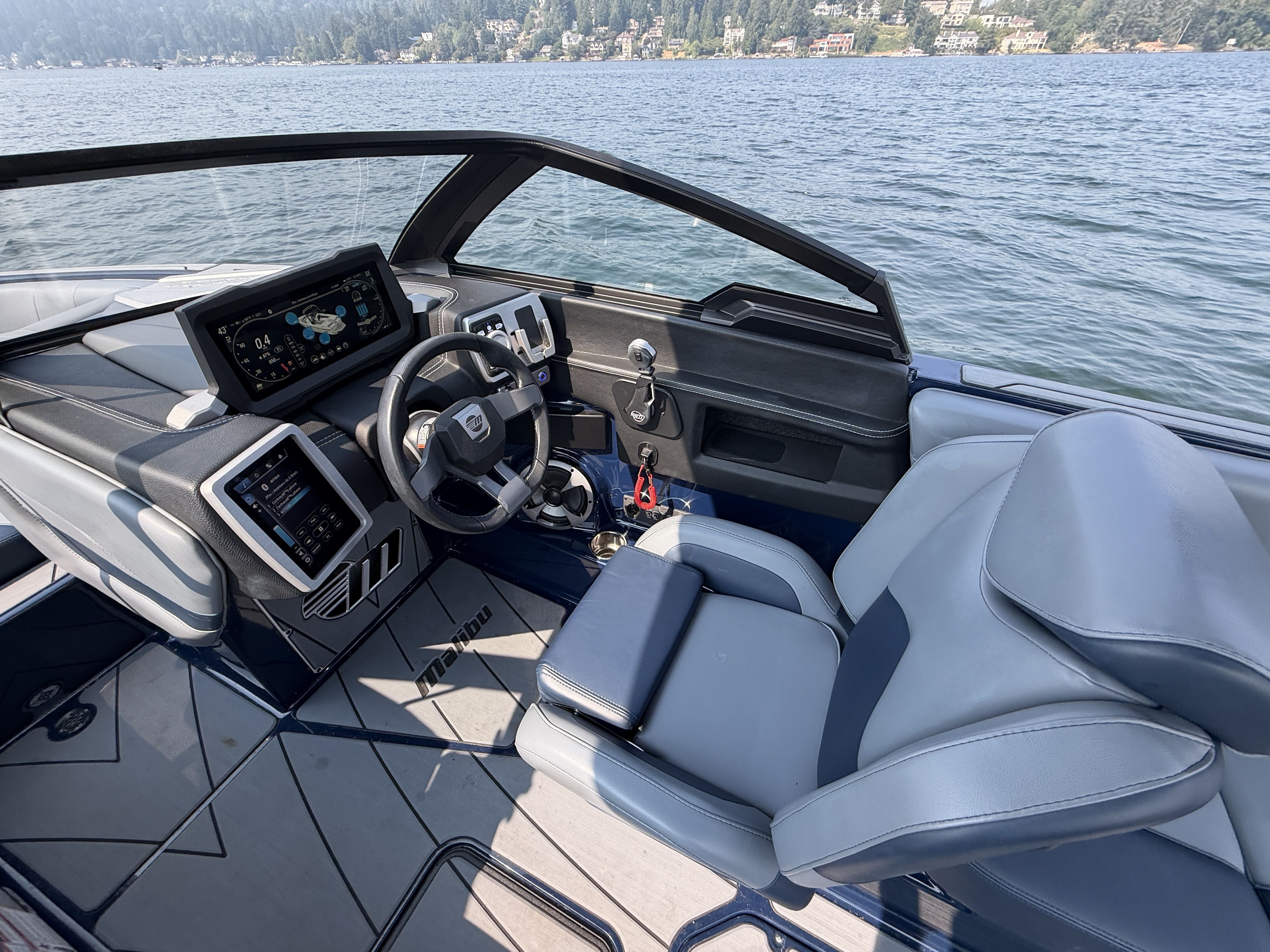 2021 Malibu 23 LSV-16