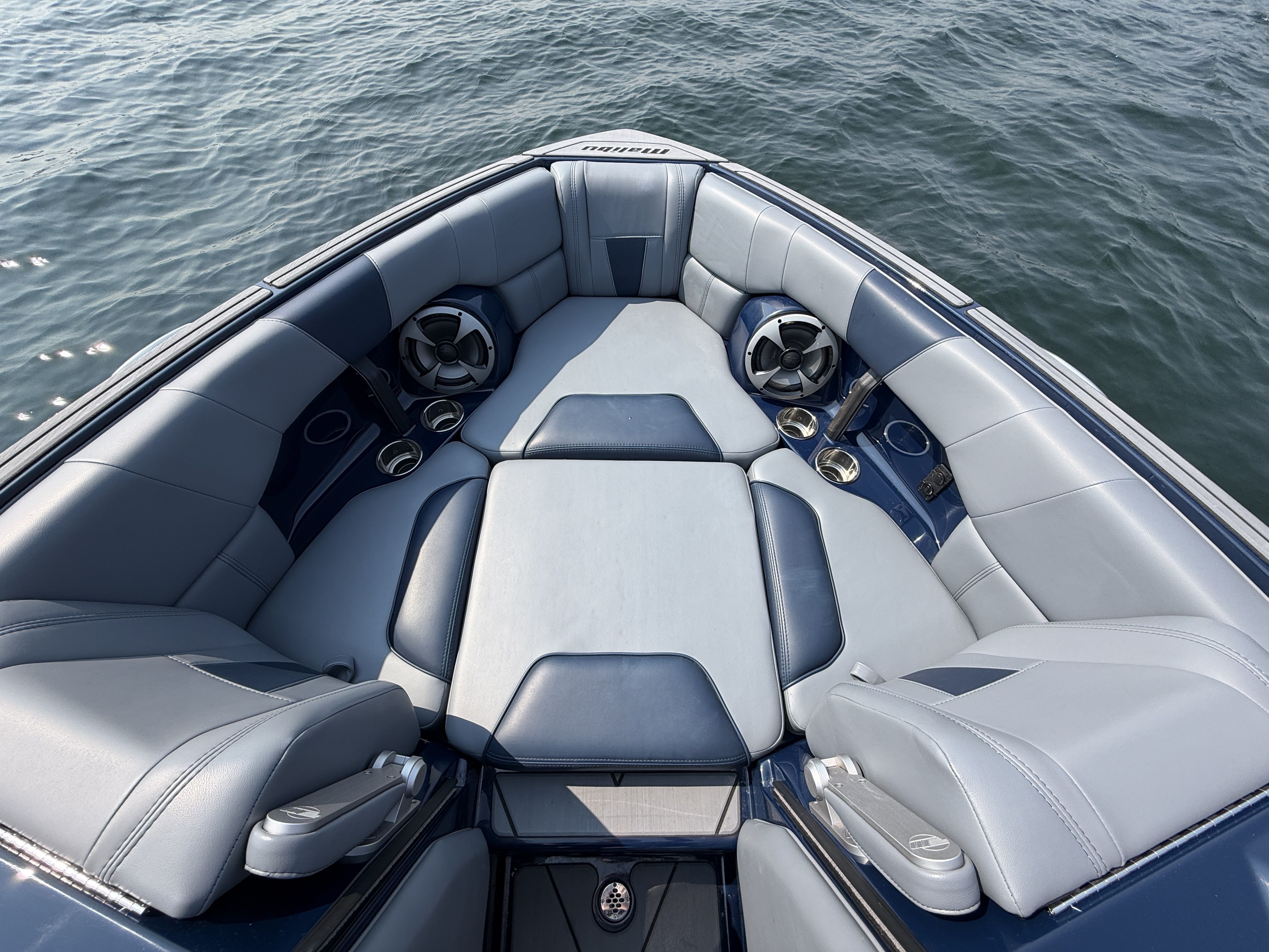 2021 Malibu 23 LSV-19