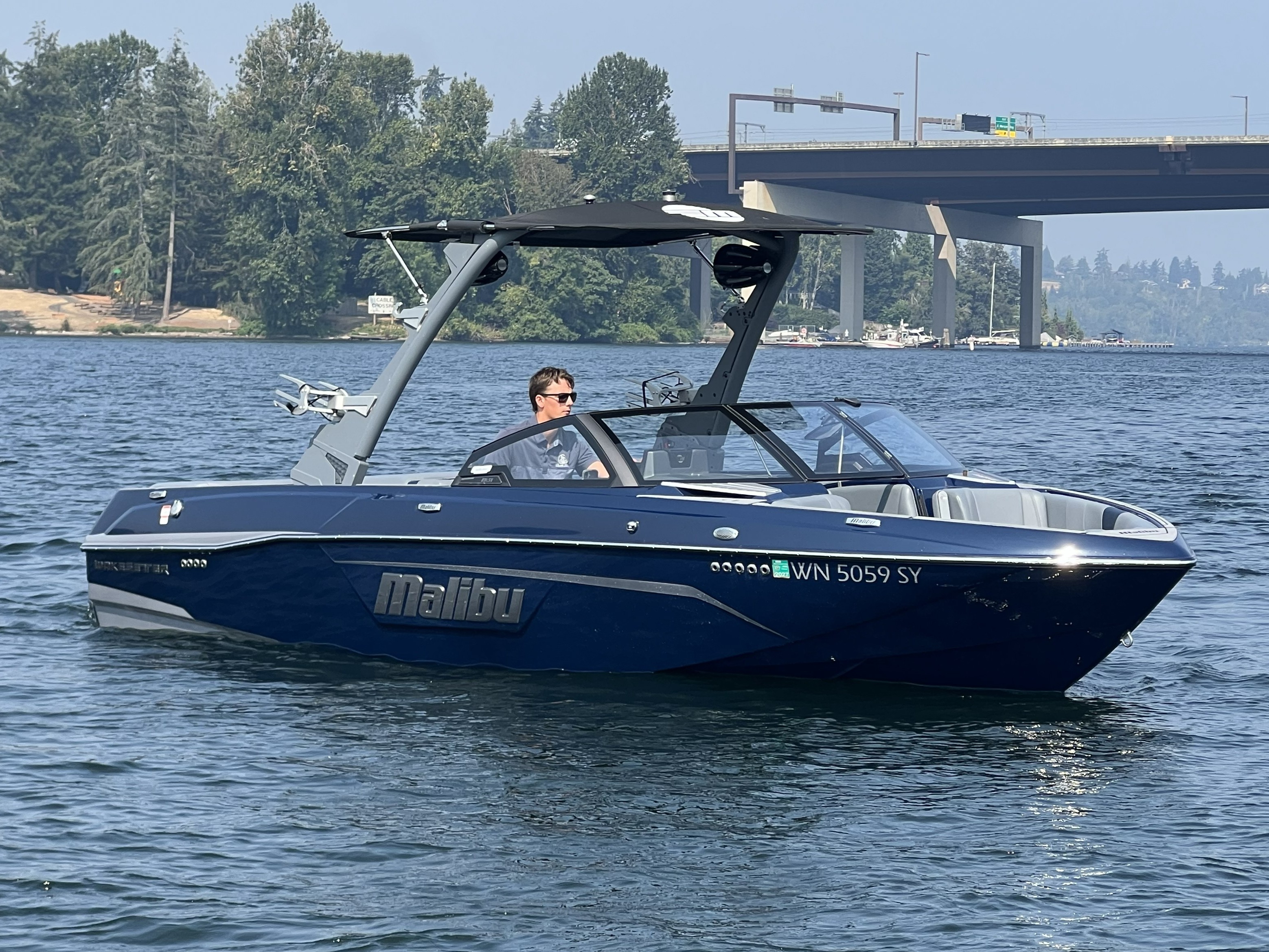 2021 Malibu 23 LSV-4