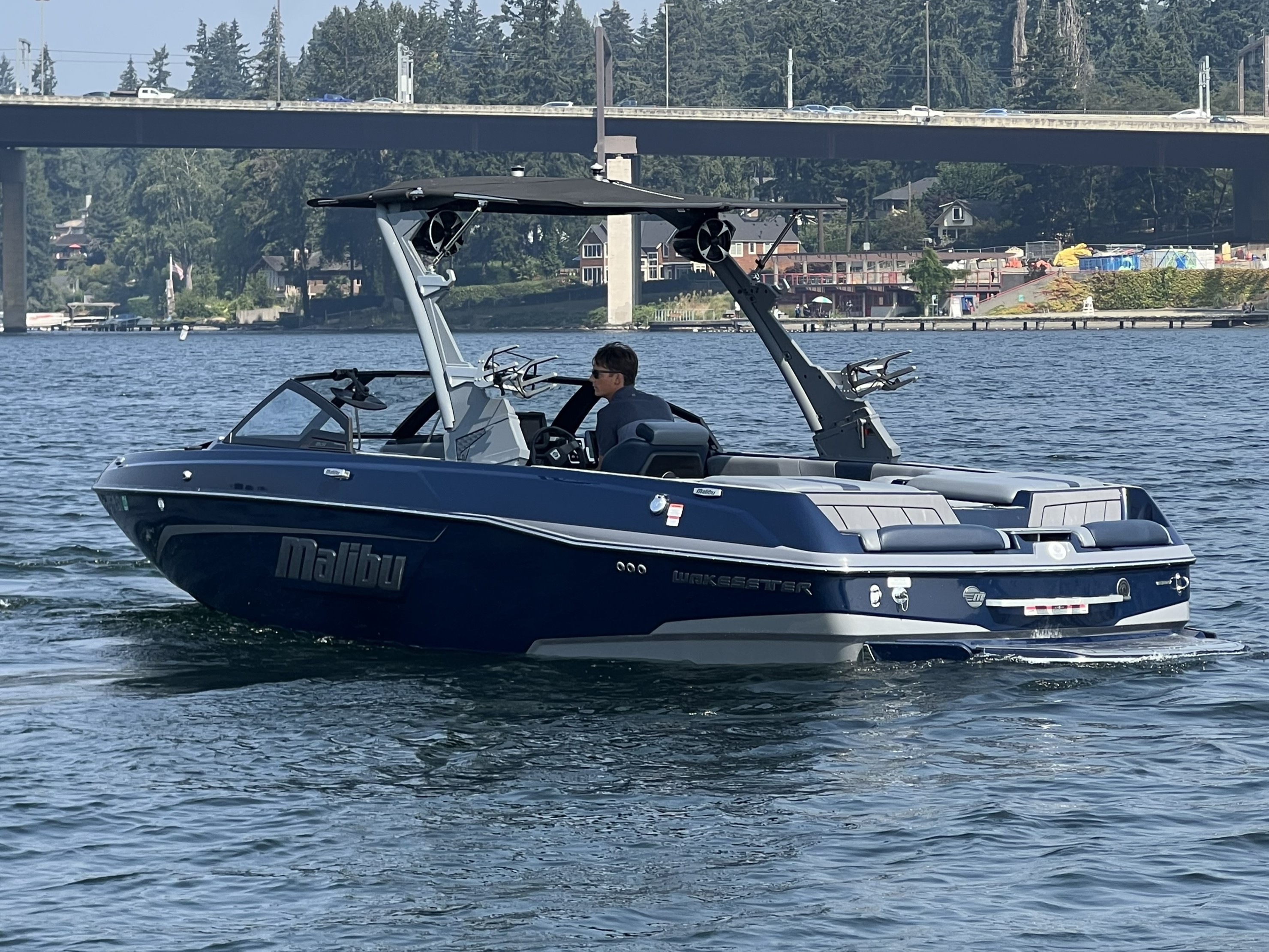 2021 Malibu 23 LSV-8